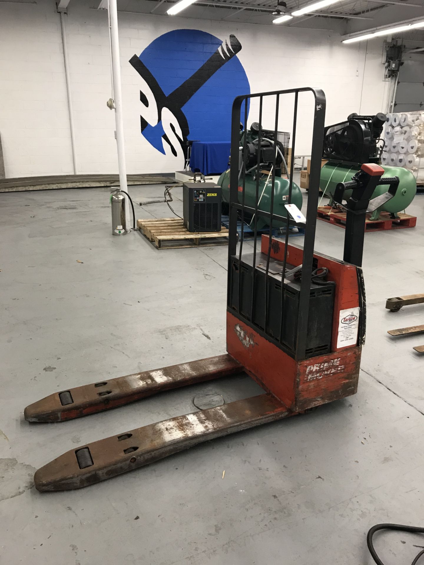 Prime Mover #PMX45 Electric Pallet Jack 24V, 4500Lbs Capacity, No Charger - Image 2 of 4