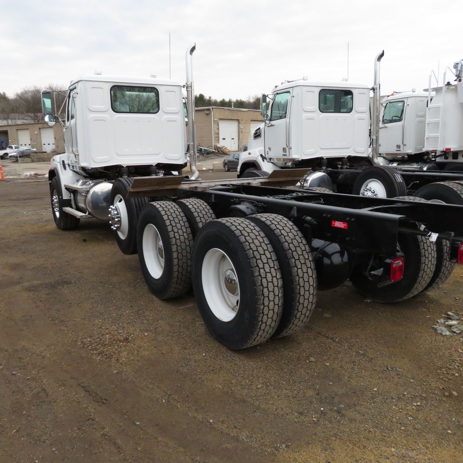 2020 Western Star 4700SB Truck, GVWR 79,200, Odom: 1,041. Unused/Never been Registered. See Desc. - Image 4 of 16