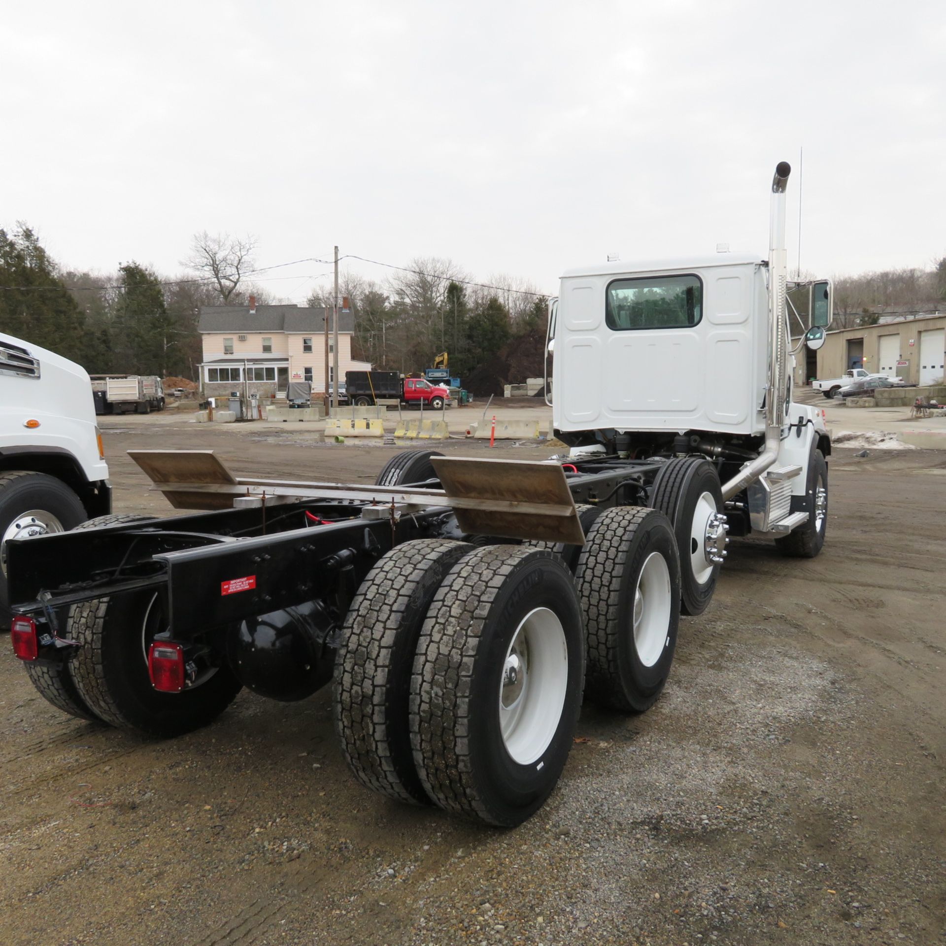 2020 Western Star #4700SB 12-Wheel Cab and Chassis with Hendrickson 6250, Odom: 47, UNUSED See Desc. - Image 3 of 14