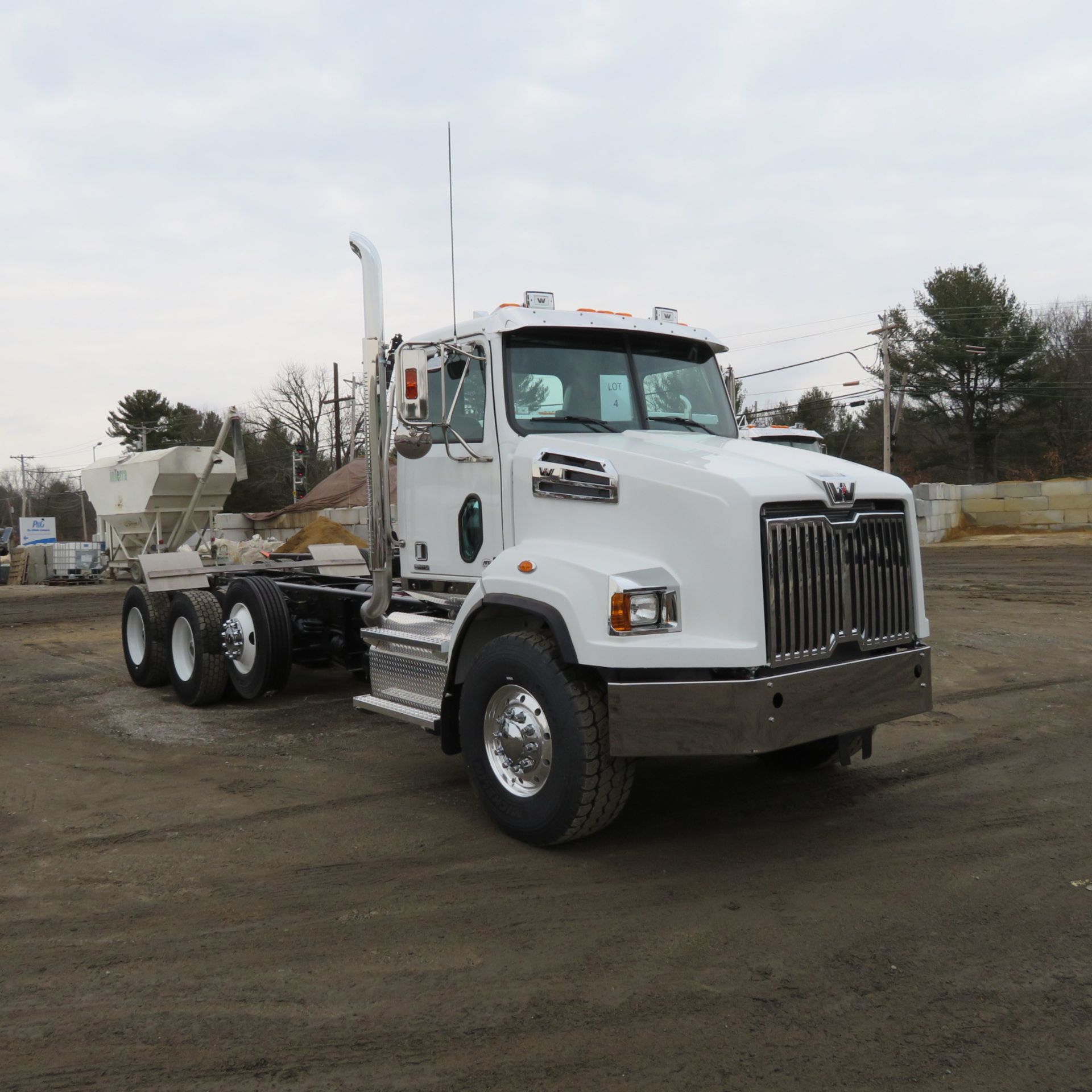 2020 Western Star #4700SB 12-Wheel Cab and Chassis with Hendrickson 6250, Odom: 47, UNUSED See Desc.