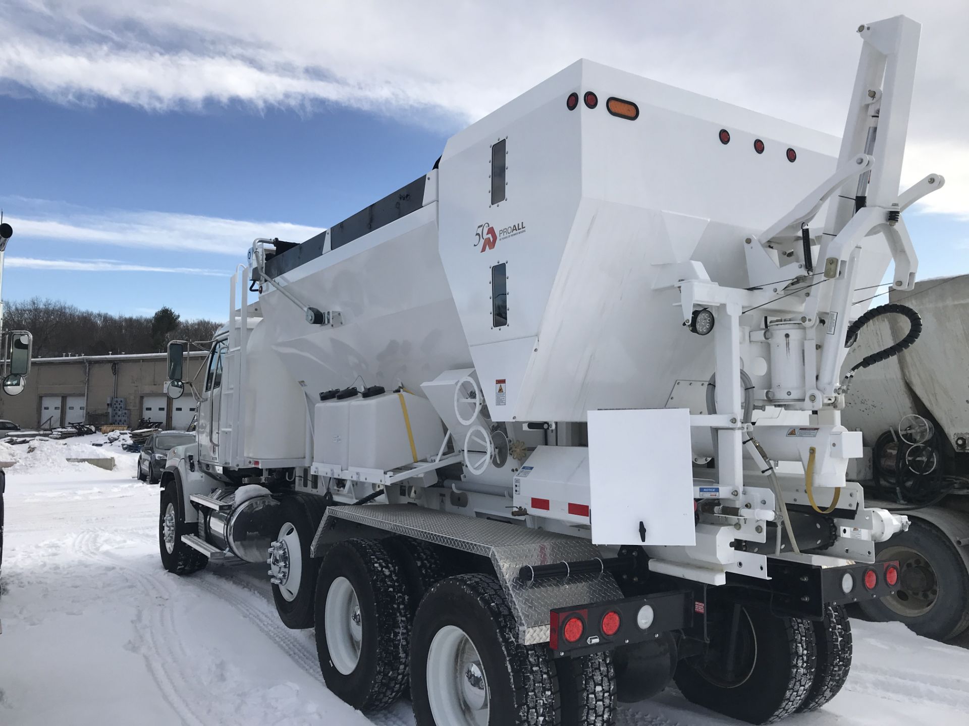 2020 Western Star #4700SB 12-Wheel Cab and Chassis w/ Hendrickson 6250 Lift Axle,Odom: 70, See Desc - Image 7 of 13