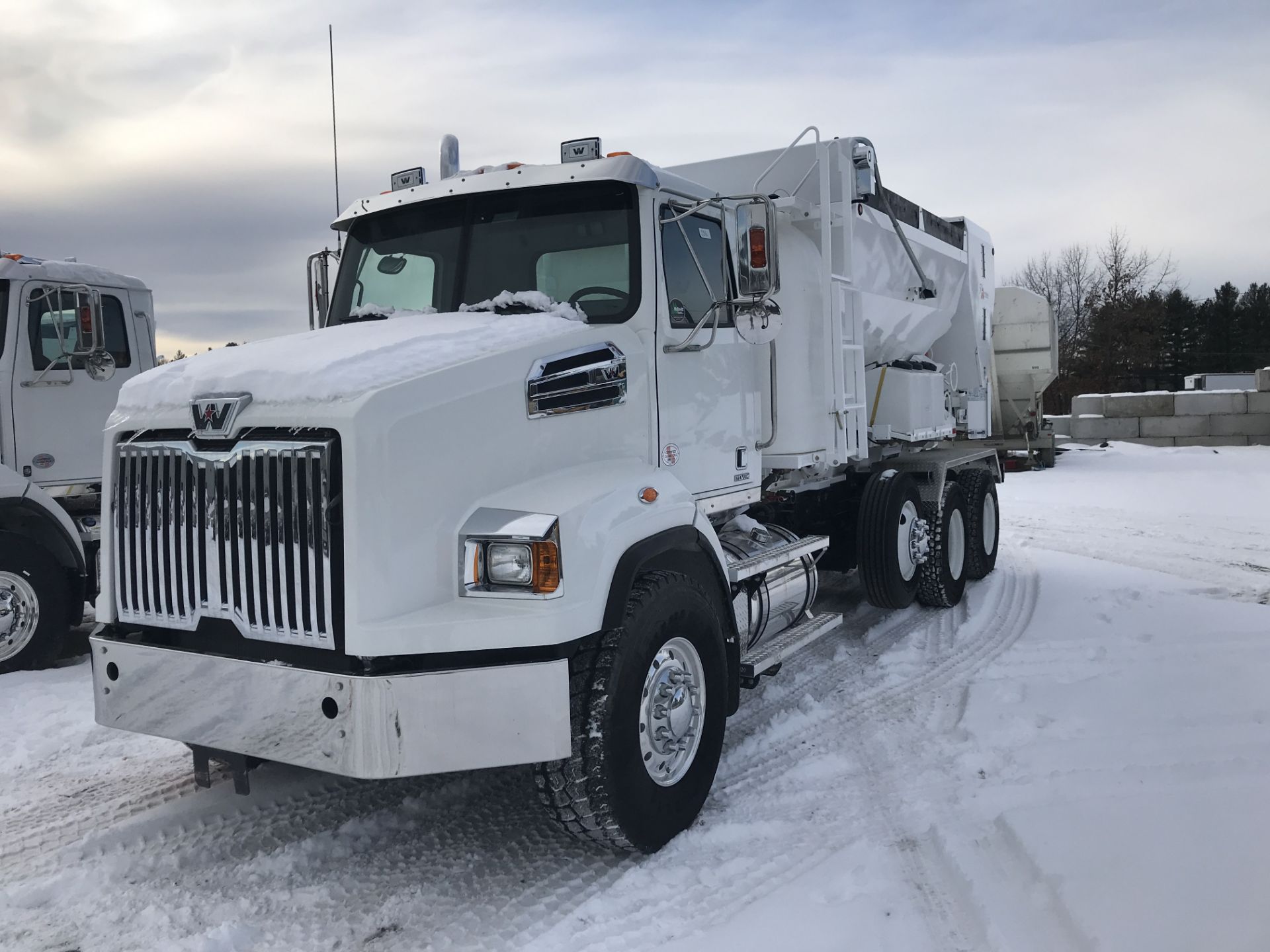 2020 Western Star 4700SB Truck, GVWR 79,200, Odom: 3,274. Unused/Never been Registered. See Desc. - Image 5 of 19