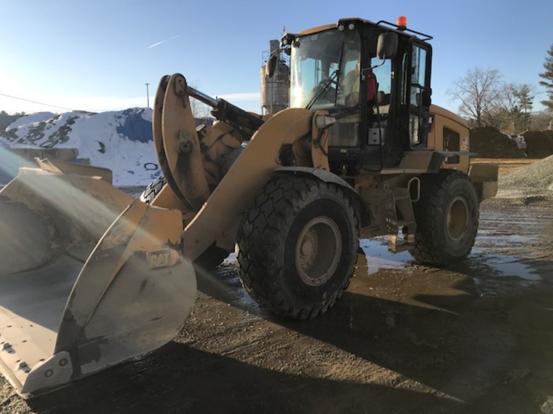 2014 Caterpillar 938K Rubber Tire, Articulated Loader with 6 Yard Bucket. Hours: 6,230 - See Desc. - Image 5 of 8