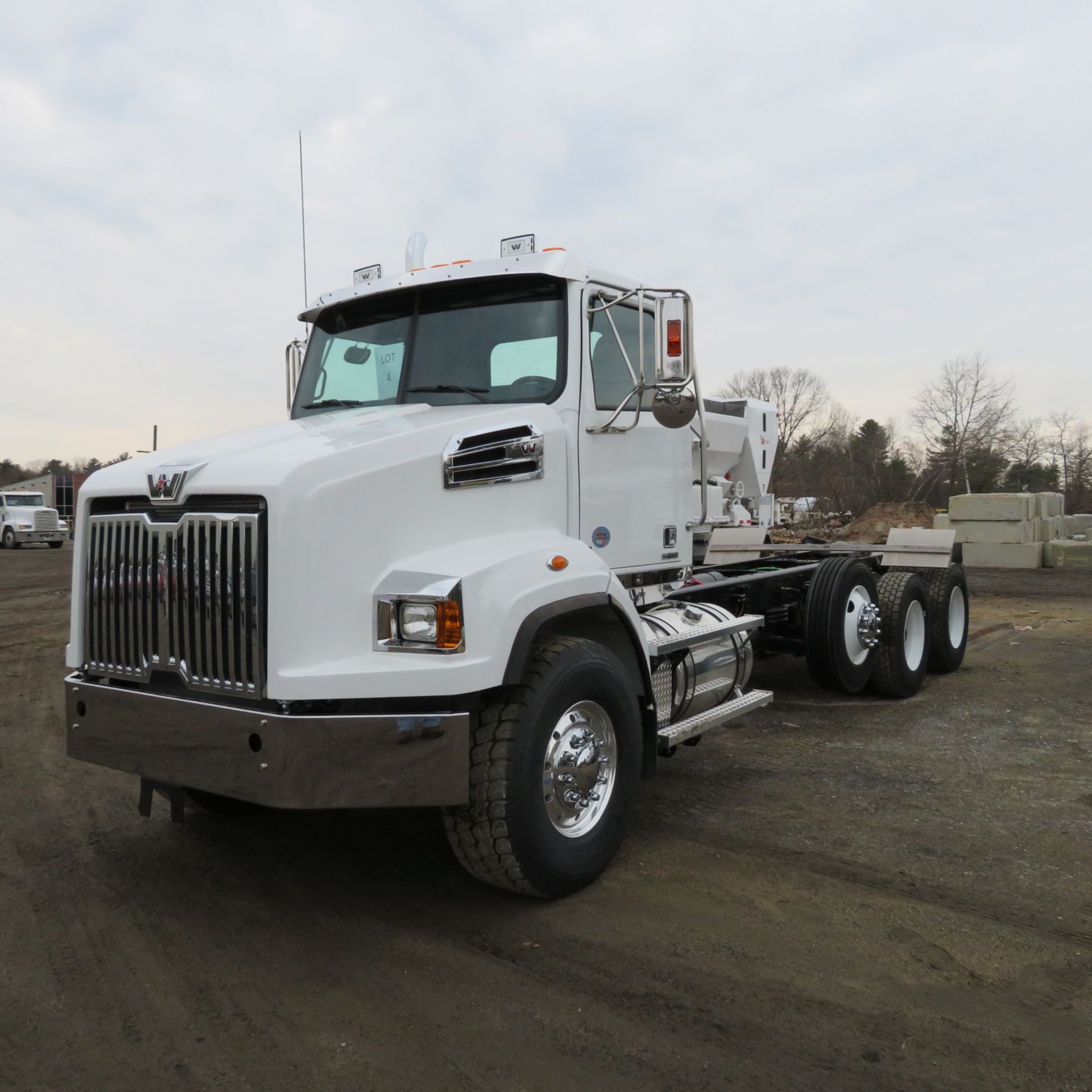 2020 Western Star #4700SB 12-Wheel Cab and Chassis with Hendrickson 6250, Odom: 47, UNUSED See Desc. - Image 2 of 14