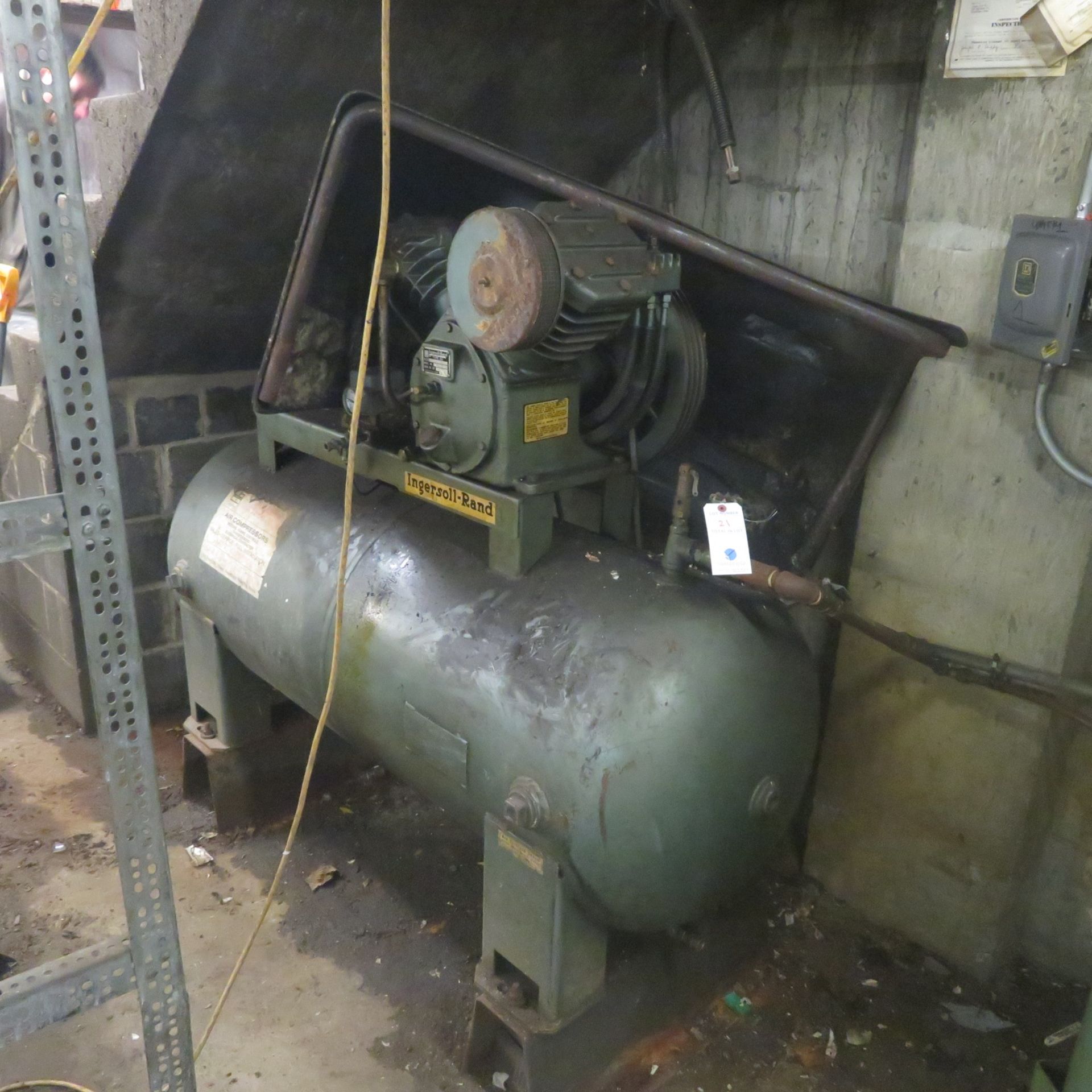 1R #30T HORIZONTAL AIR COMPRESSOR IN BASEMENT