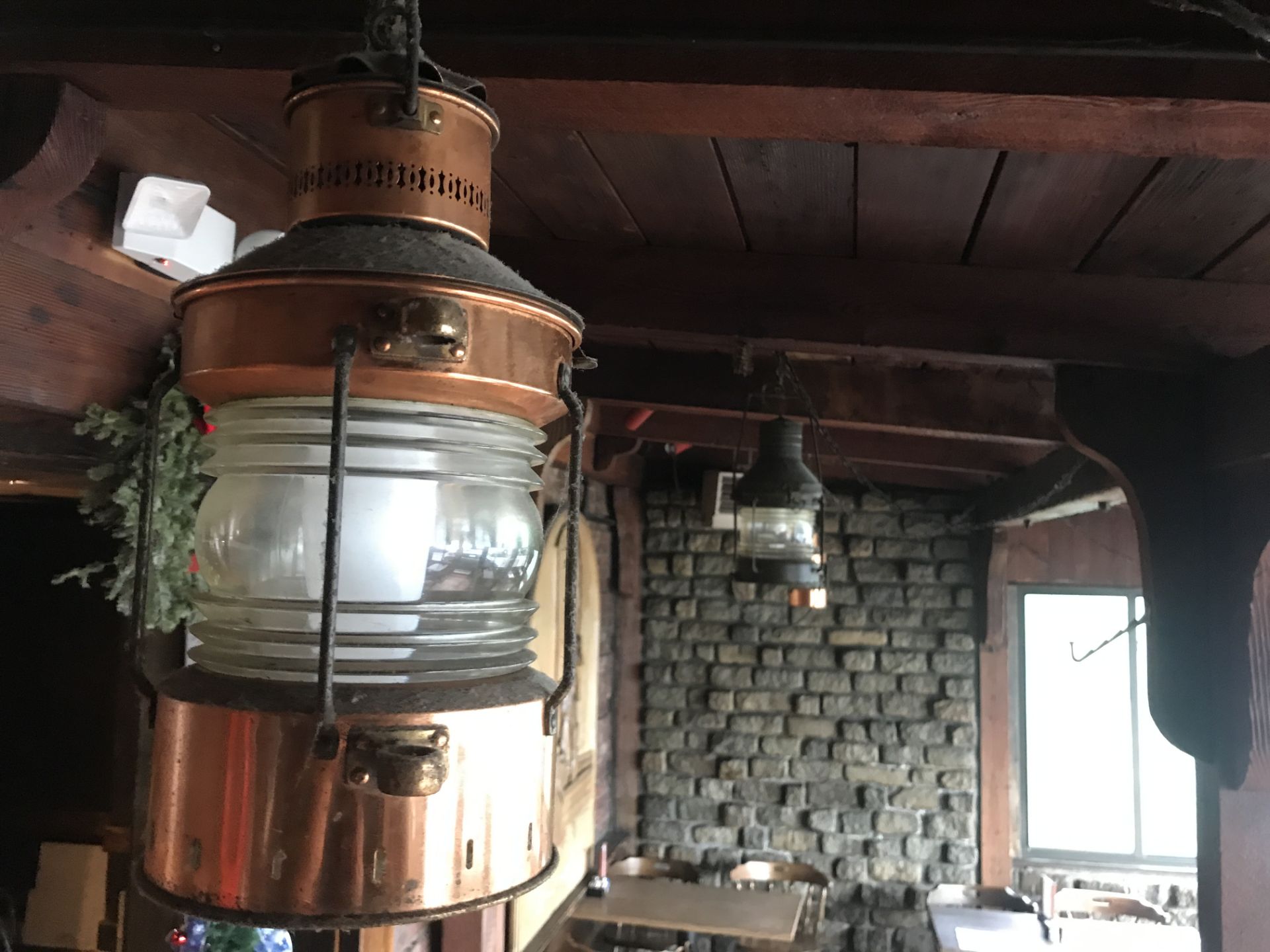 (7) Hanging Lanterns in Alcove