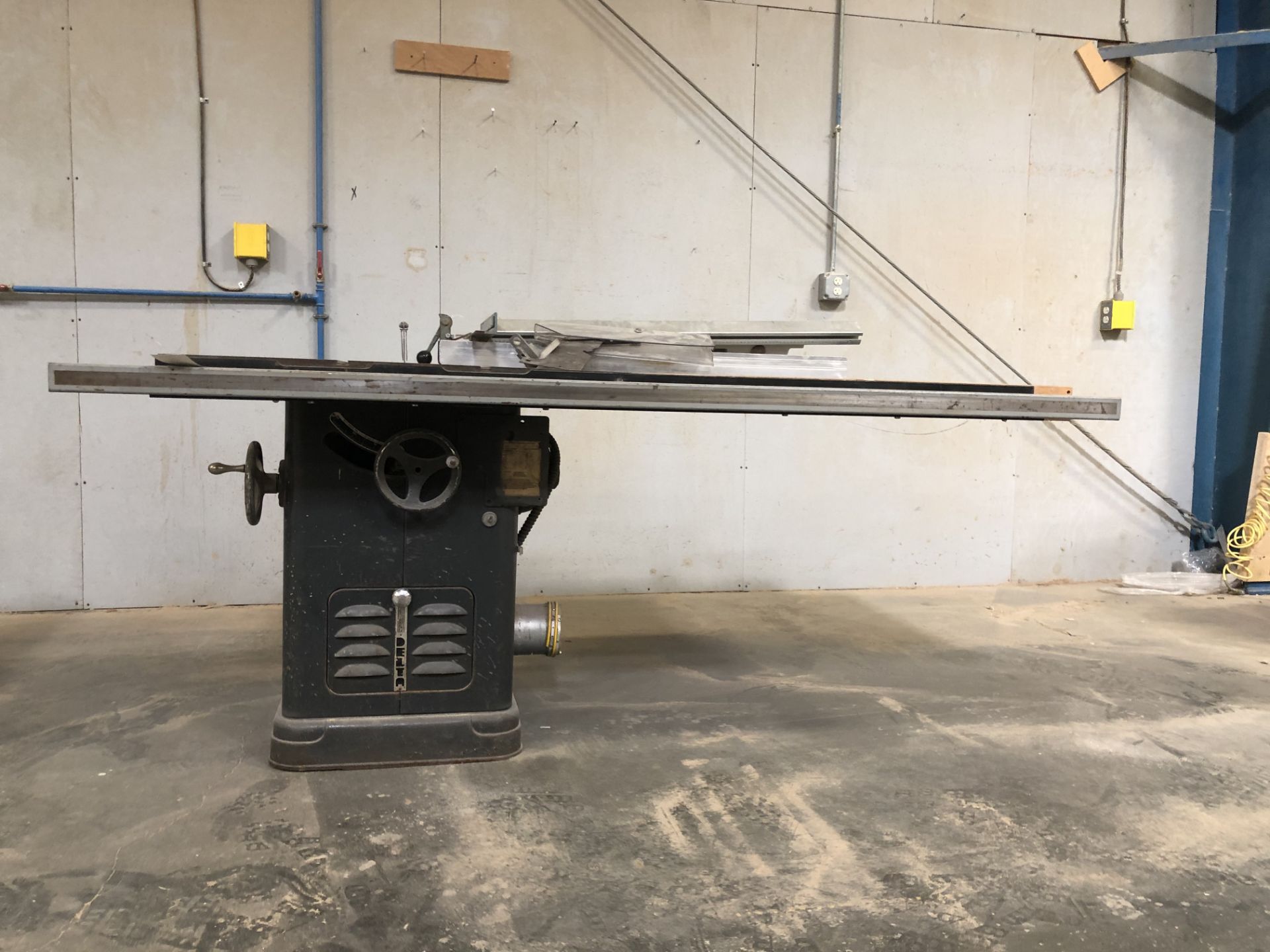 Delta #34-450 Table Saw