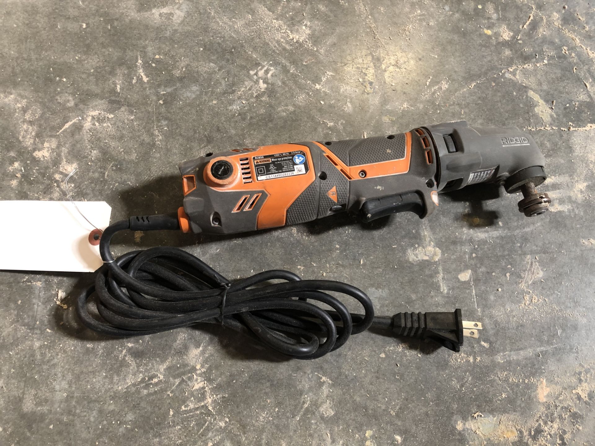 {LOT} (2) Oscillating Tools