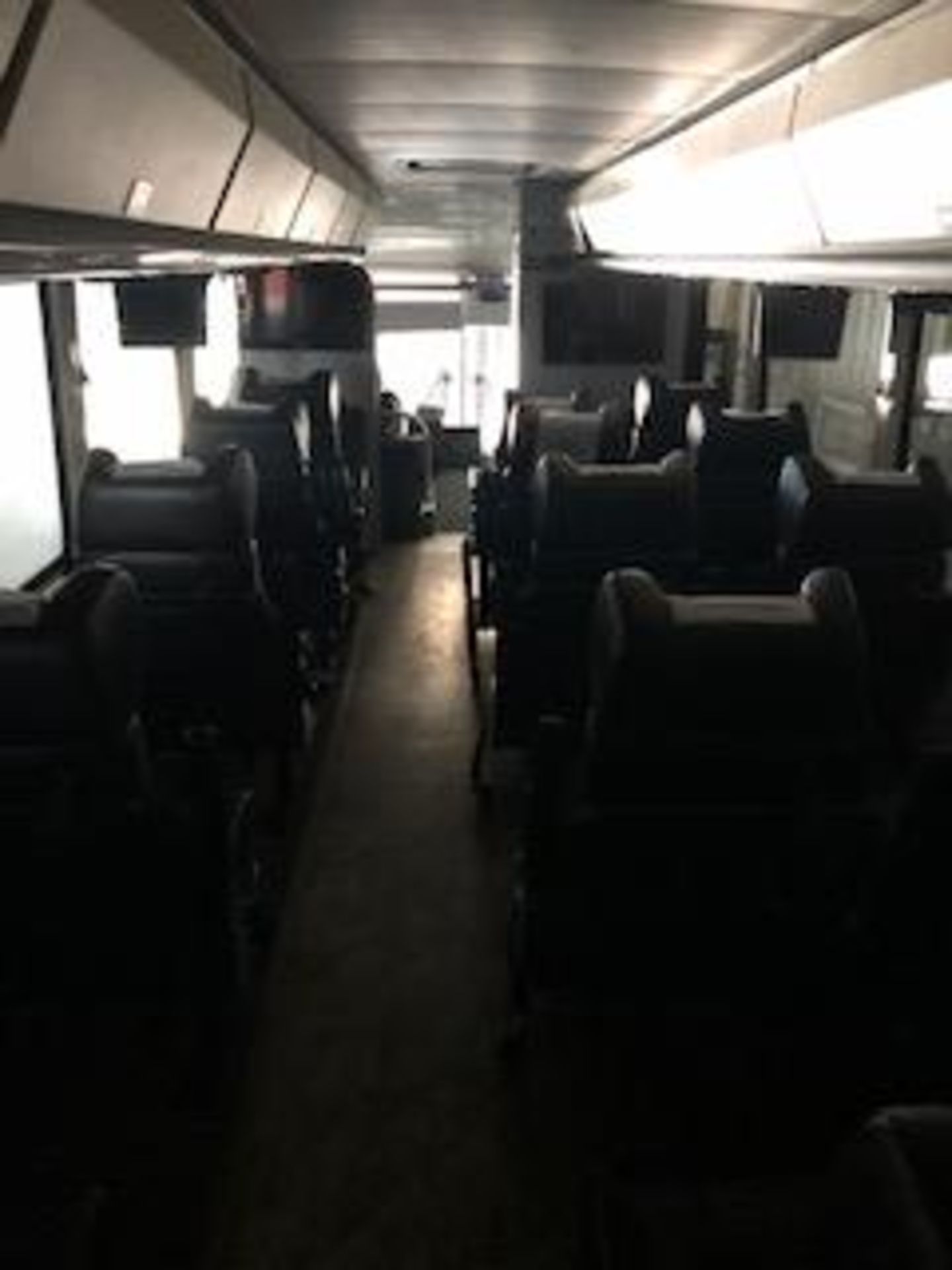 2008 MCI #D4500, 28 Passenger Custom Interior 2 Plus 1 Seating, Cummins ISM Engine, Allison Auto - Image 3 of 7