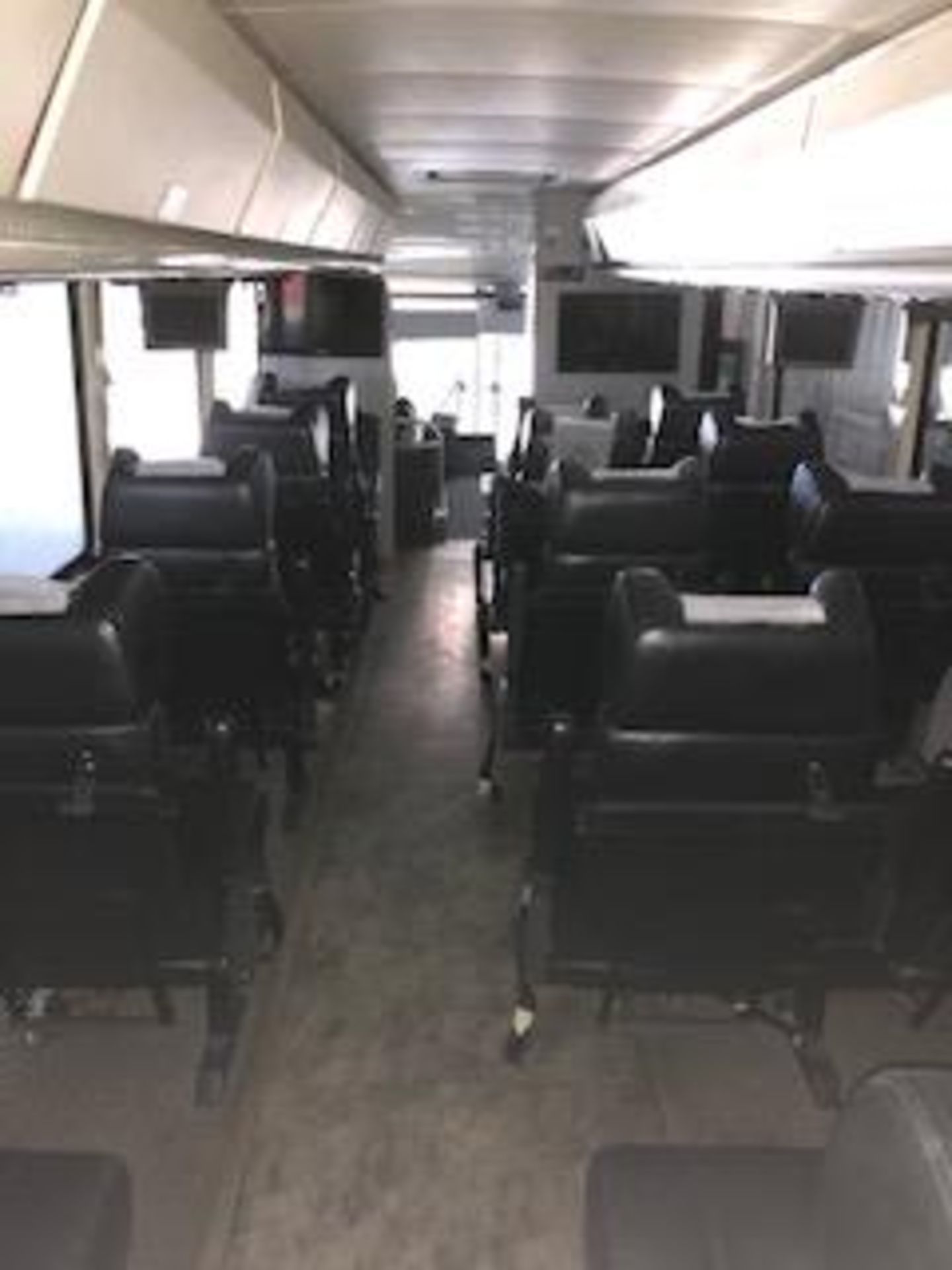 2008 MCI #D4500, 28 Passenger Custom Interior 2 Plus 1 Seating, Cummins ISM Engine, Allison Auto - Image 6 of 7