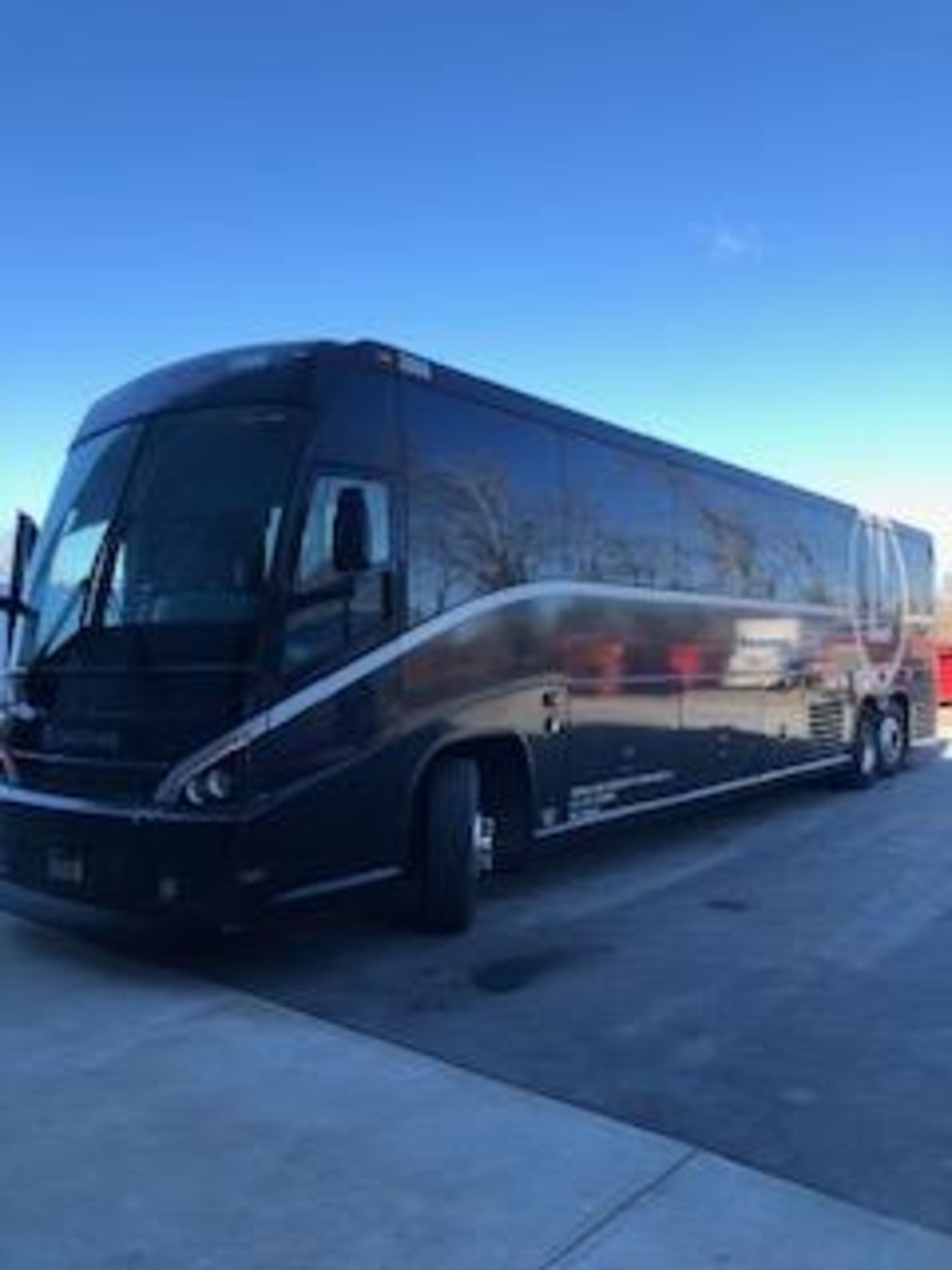 2015 MCI #J4500, 28 Passenger Custom Interior 2 Plus 1 Seating, Cummins ISX Engine, Allison Auto