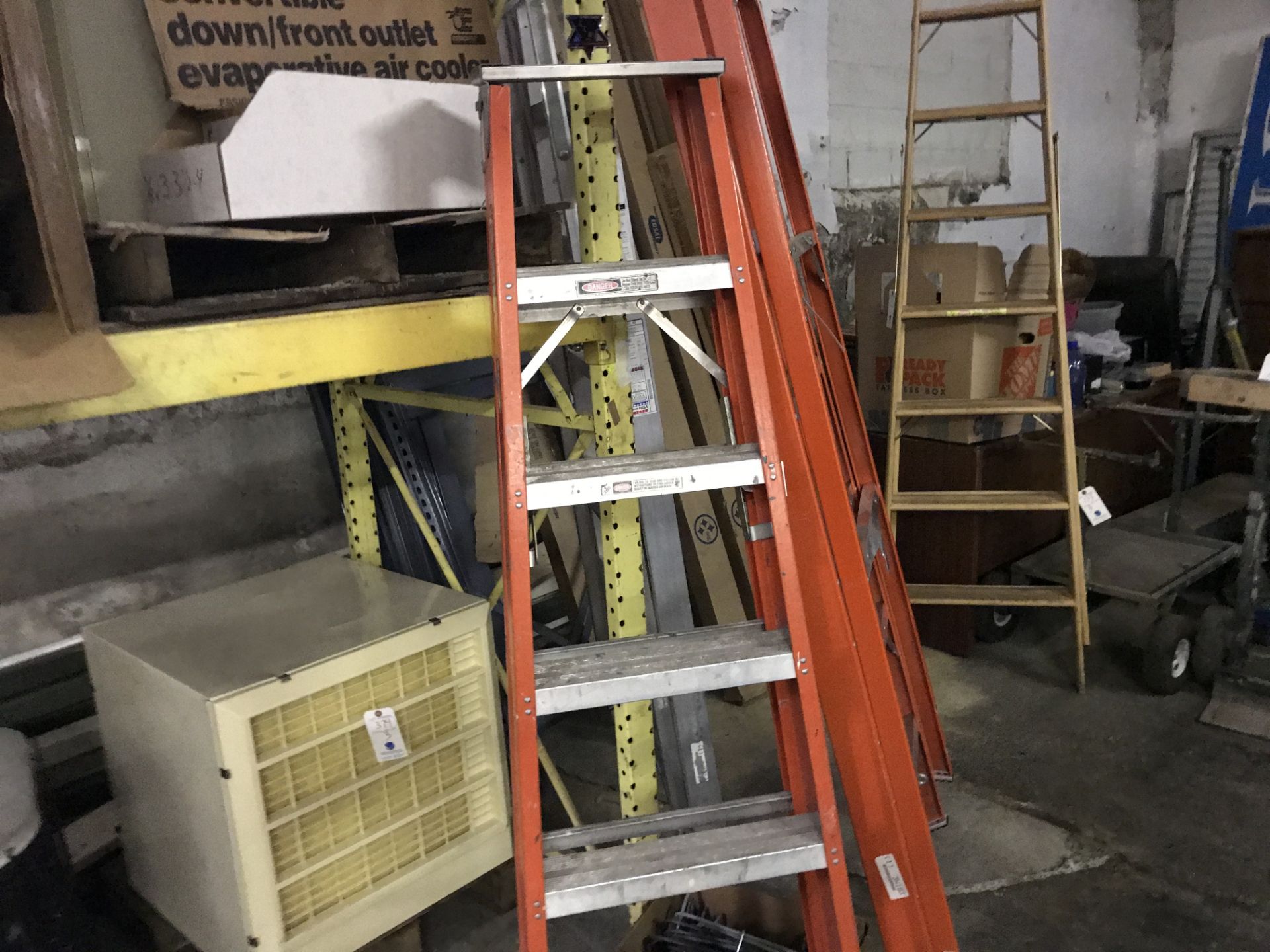 6' Fiberglass Step Ladder