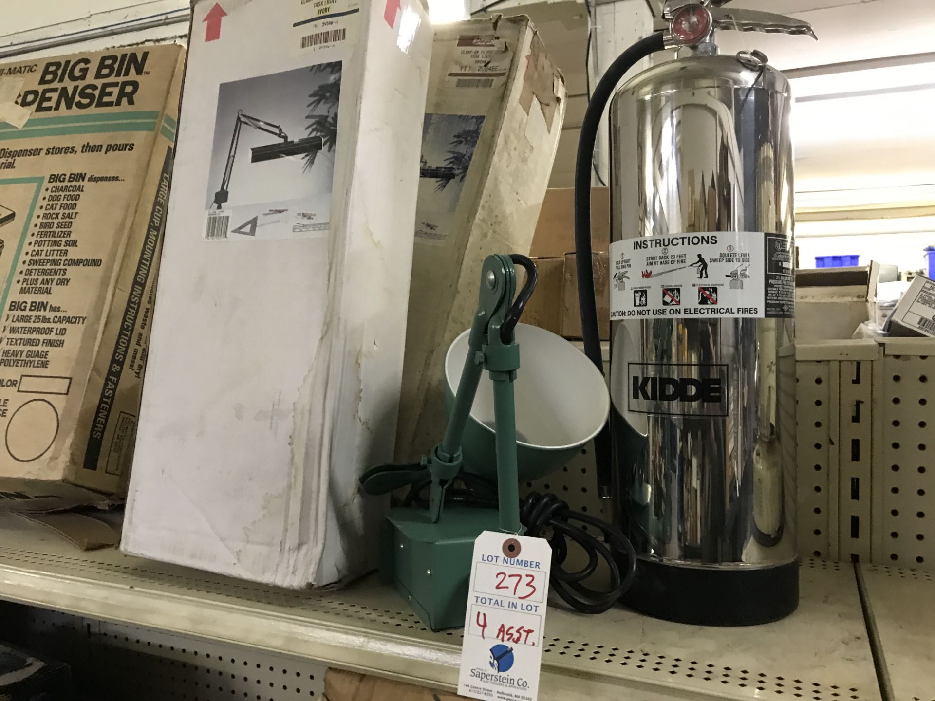 {LOT} (4) Assorted Fire Extinguisher and Lamps