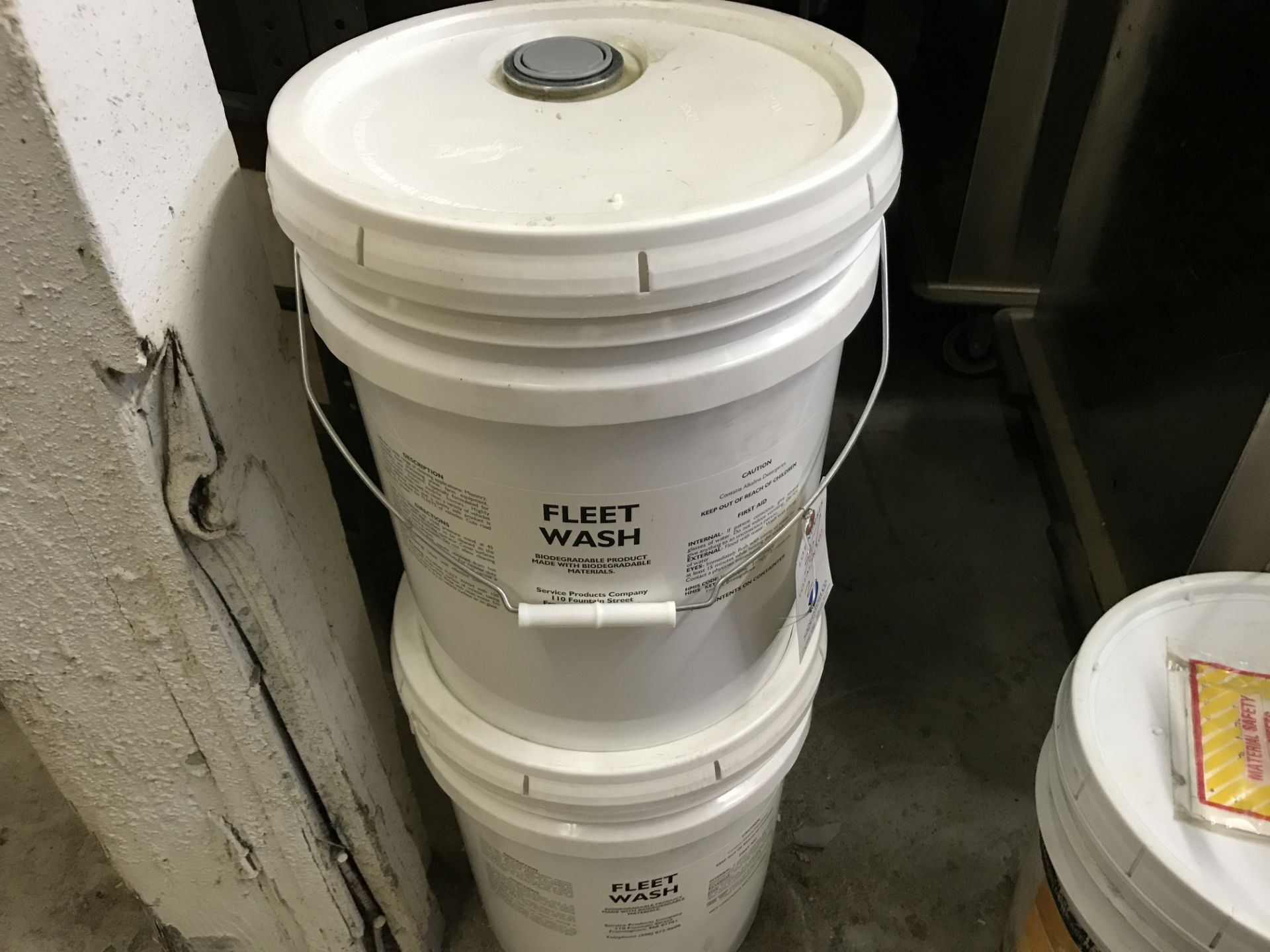 {LOT} (2) 5-Gallon Buckets of Fleetwash