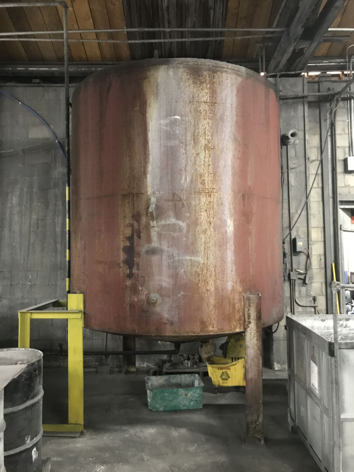 3000 Gallon Corsal Tank (OIL HAS BEEN EMPTIED) (CUT AT TOP FITTING)