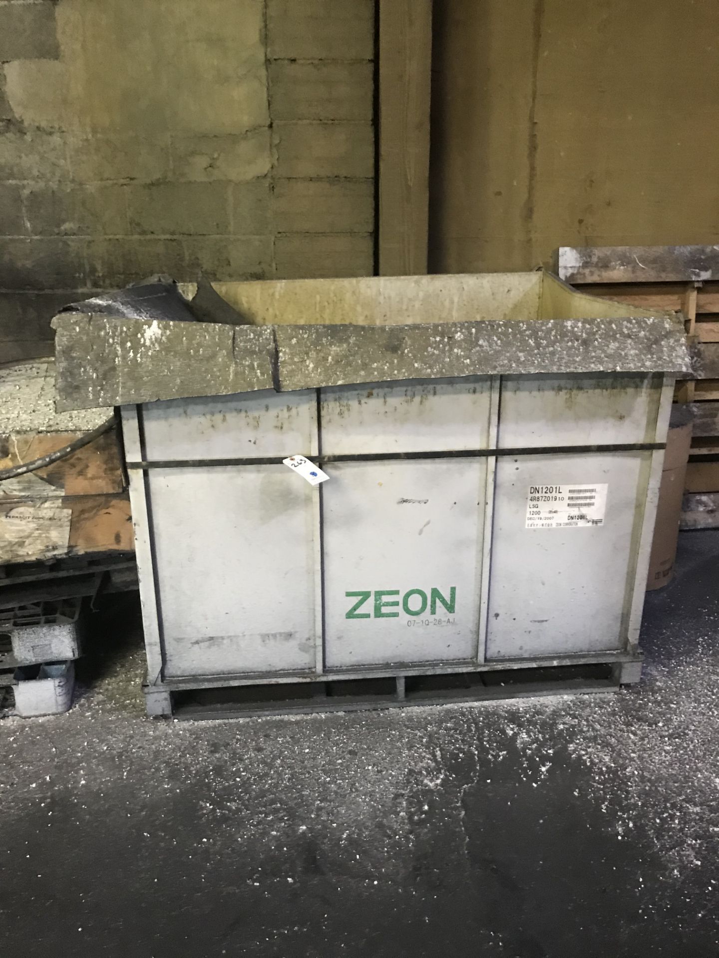 (4) Zeon Steel Box Collapsible Pallets