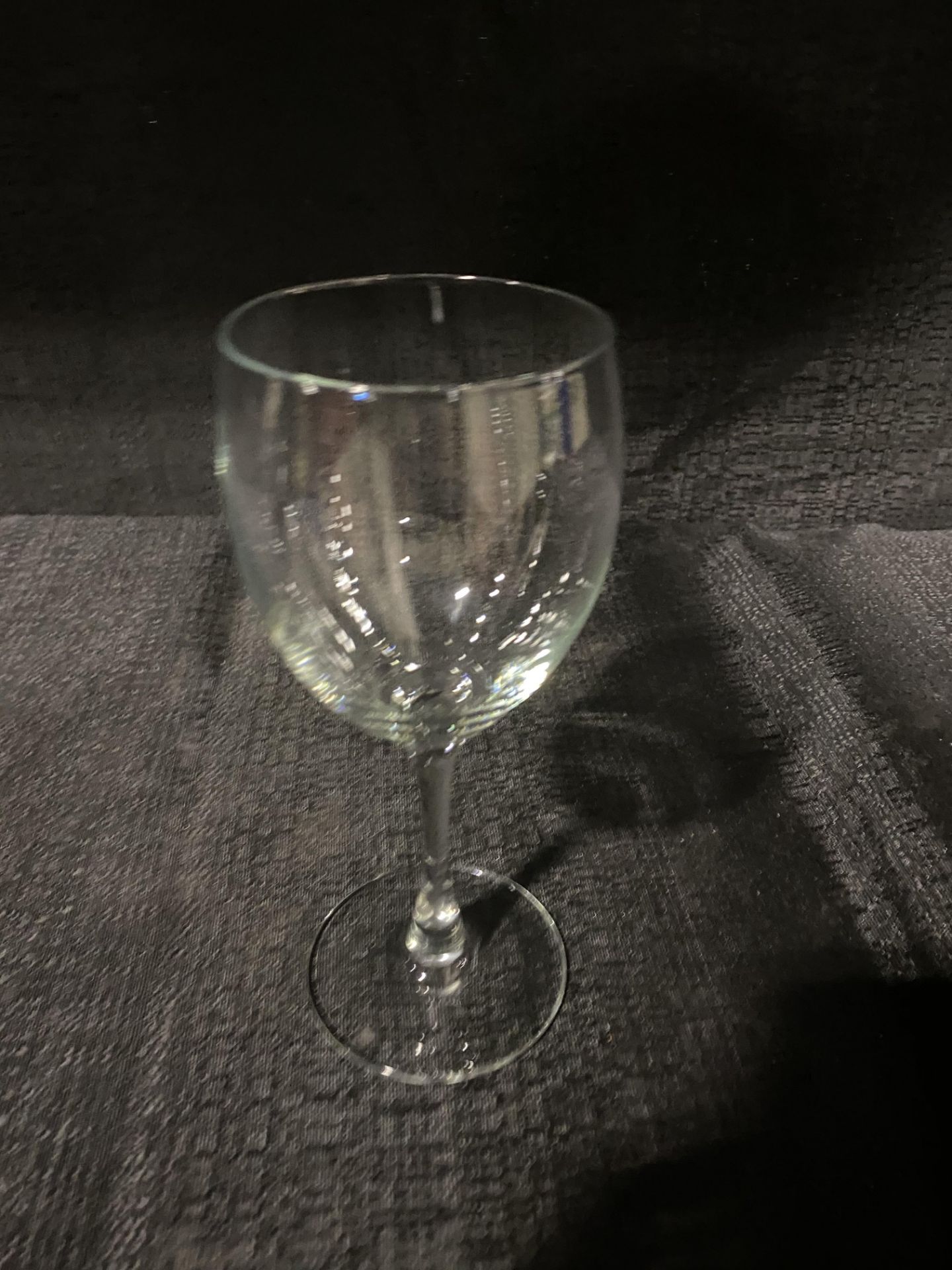 (200) 12oz. Wine Glass Stemware w/Baskets (NO DOLLY)