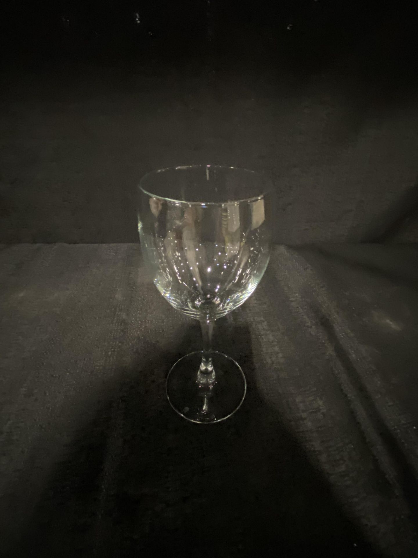 (400) 12oz. Wine Glass Stemware w/Baskets (NO DOLLY) - Image 2 of 2