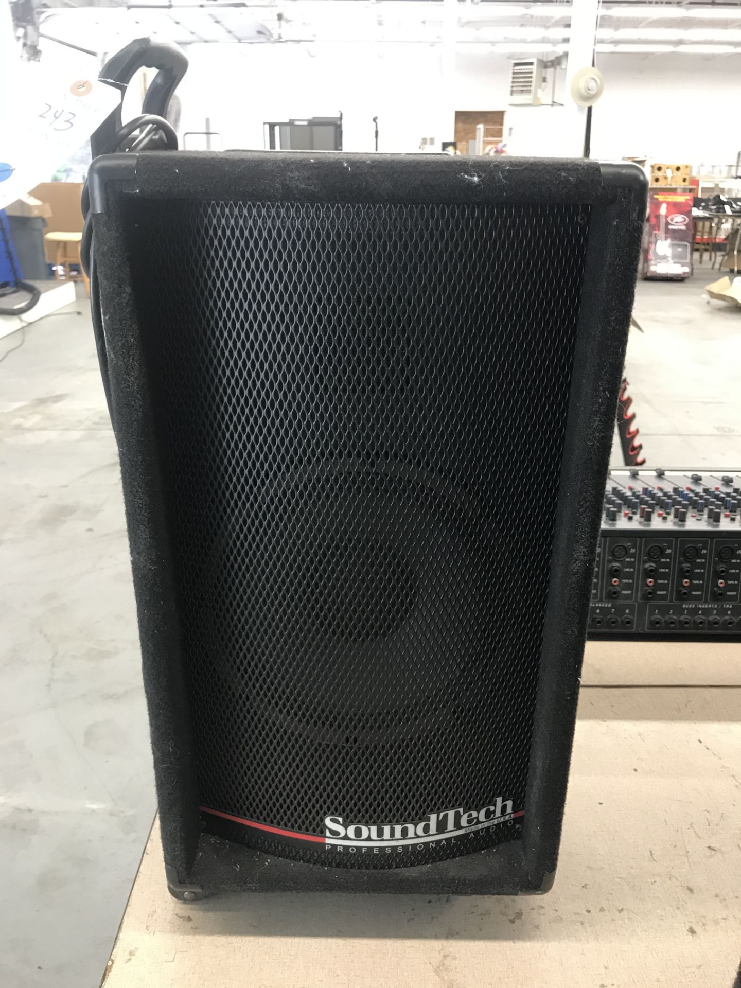 Sound Tech #AL 1 Loud Speaker w/(4) Inputs & Graphic Equalizer