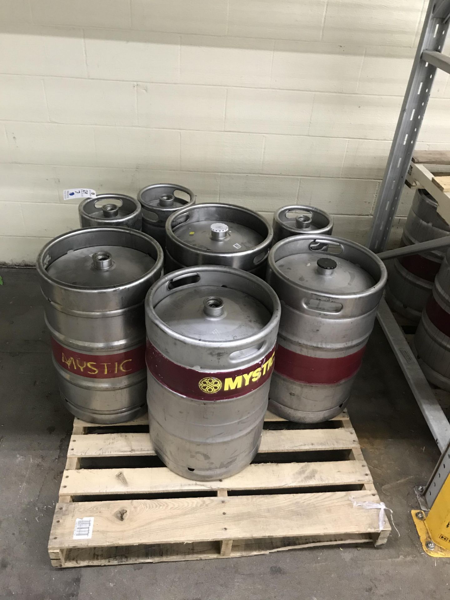 {LOT} On Pallet c/o: (4) 1/2 Barrel 15.5 Kegs & (3) 1/6 Barrel Empty Kegs