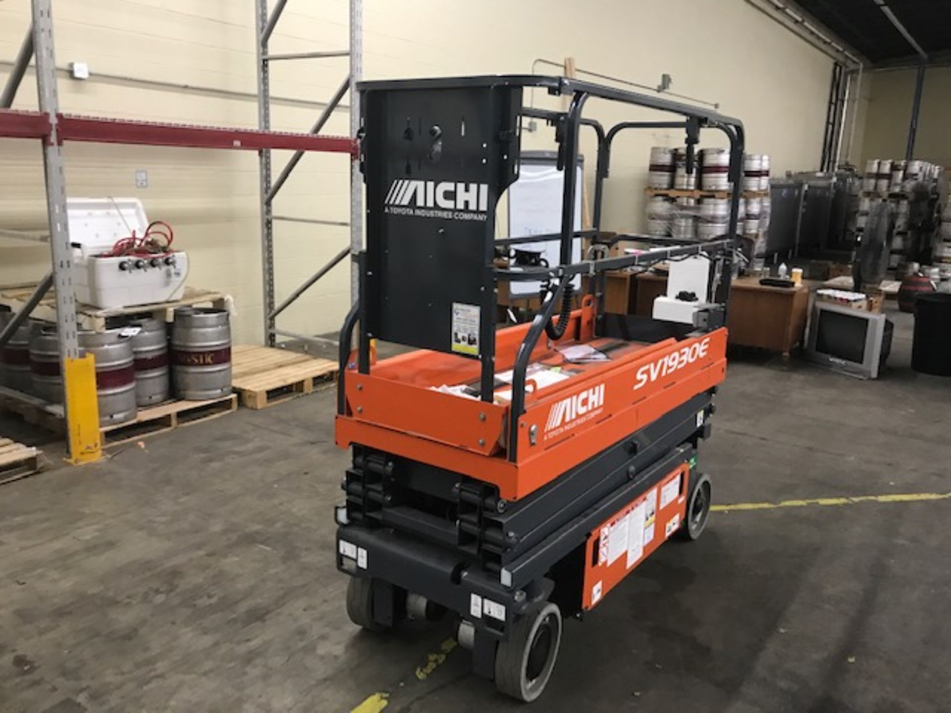 2018 AICHI SCISSOR LIFT SV1930E, 19' Electric Scissor Lift, Hrs: TBD, Weight Cap: 500 Lb., Serial # - Image 2 of 3