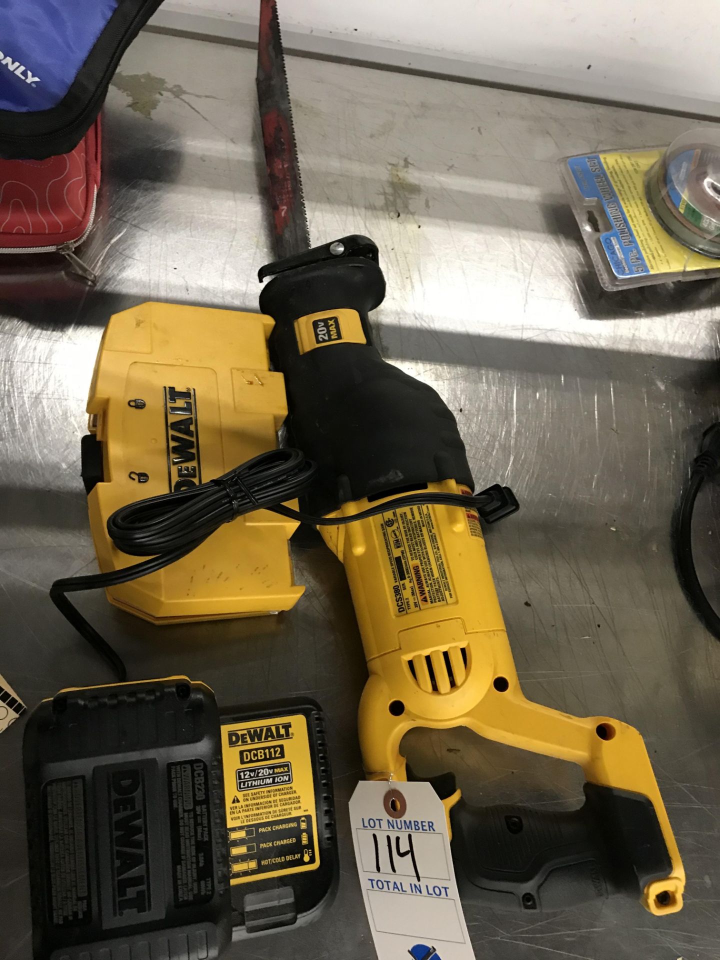 DeWalt 20V Reciprocating Saw #DCS380 w/Charger & Battery & Bits