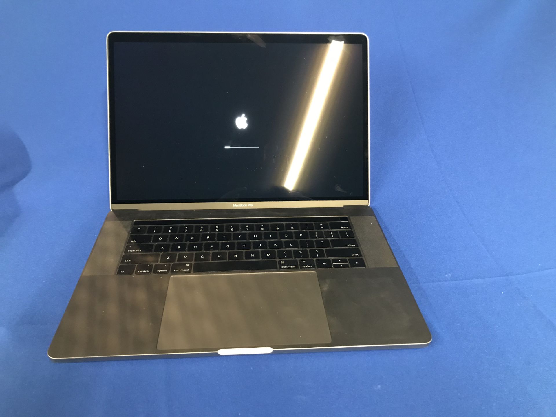 MacBook Pro 15" w/ Touch Bar 2.9,GHz Quad-Cell Intel Core I7, Turbo Boost Up to 3.8GHz, 16 GB - Image 2 of 2