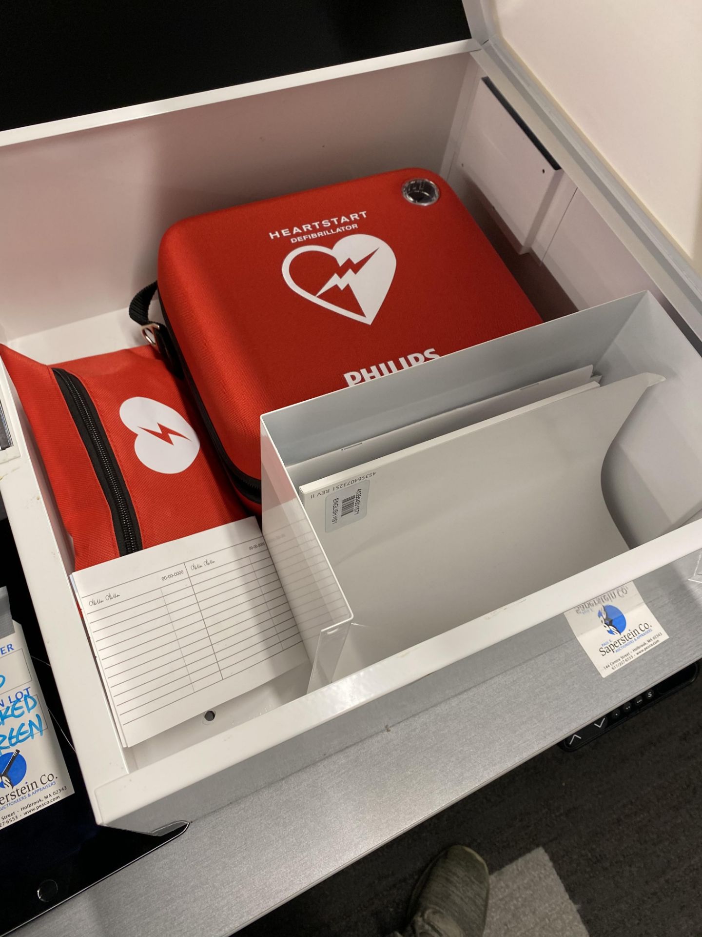 Phillips #M5066A Heart Start Defibrillator (Inspection Exp. 7/2019) w/Mountable Case