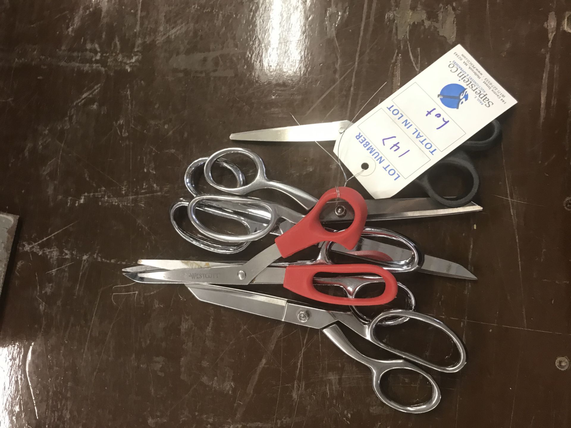 [LOT] Scissors