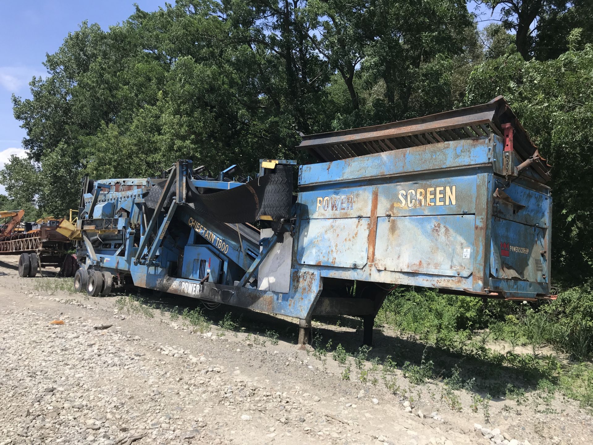 2000 CHIEFTON #1800 POWER SCREEN, TOWABLE, DEUTZ DIESEL - Image 2 of 3