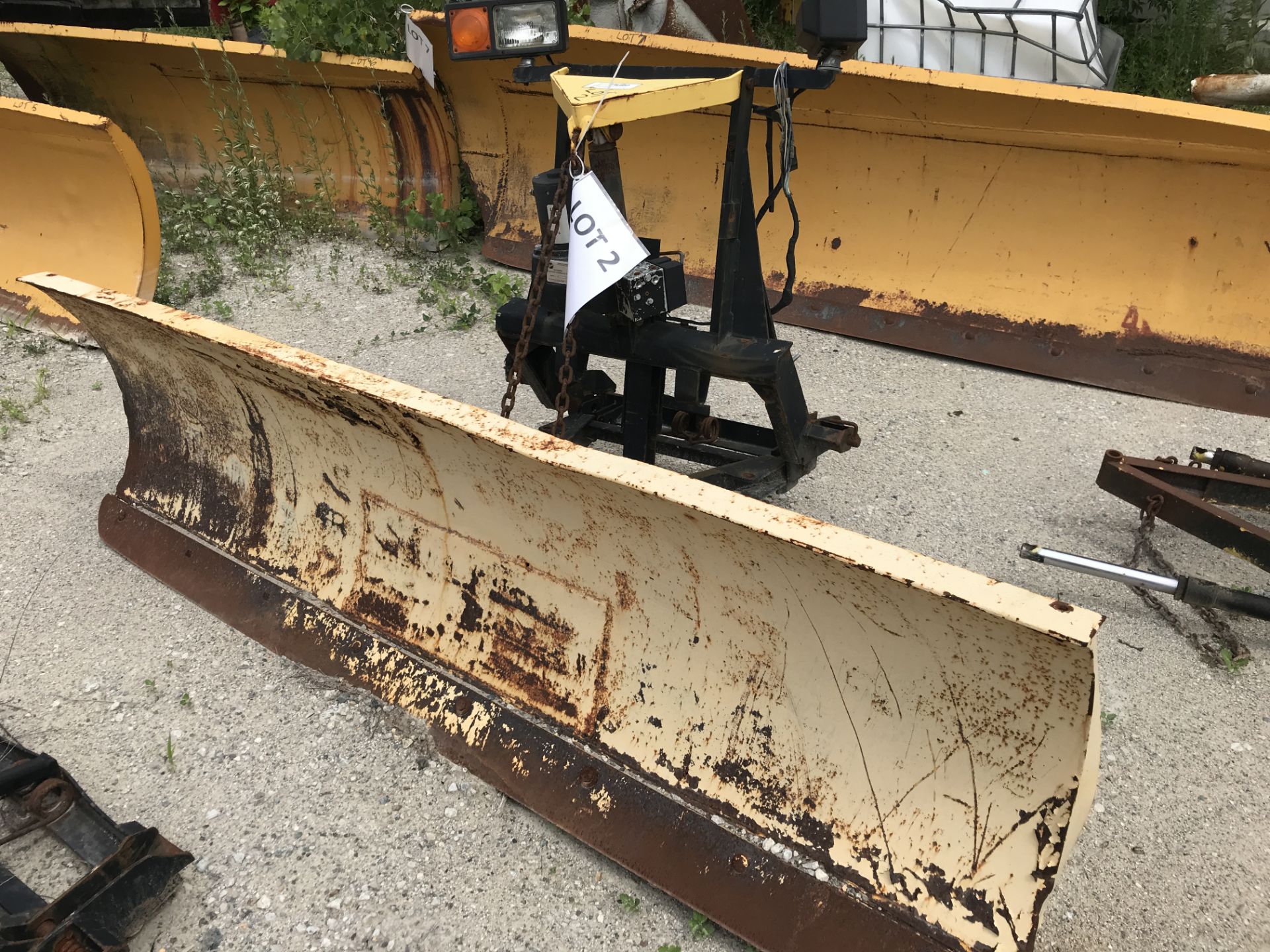 FISHER 8' MINUTE MOUNT PLOW