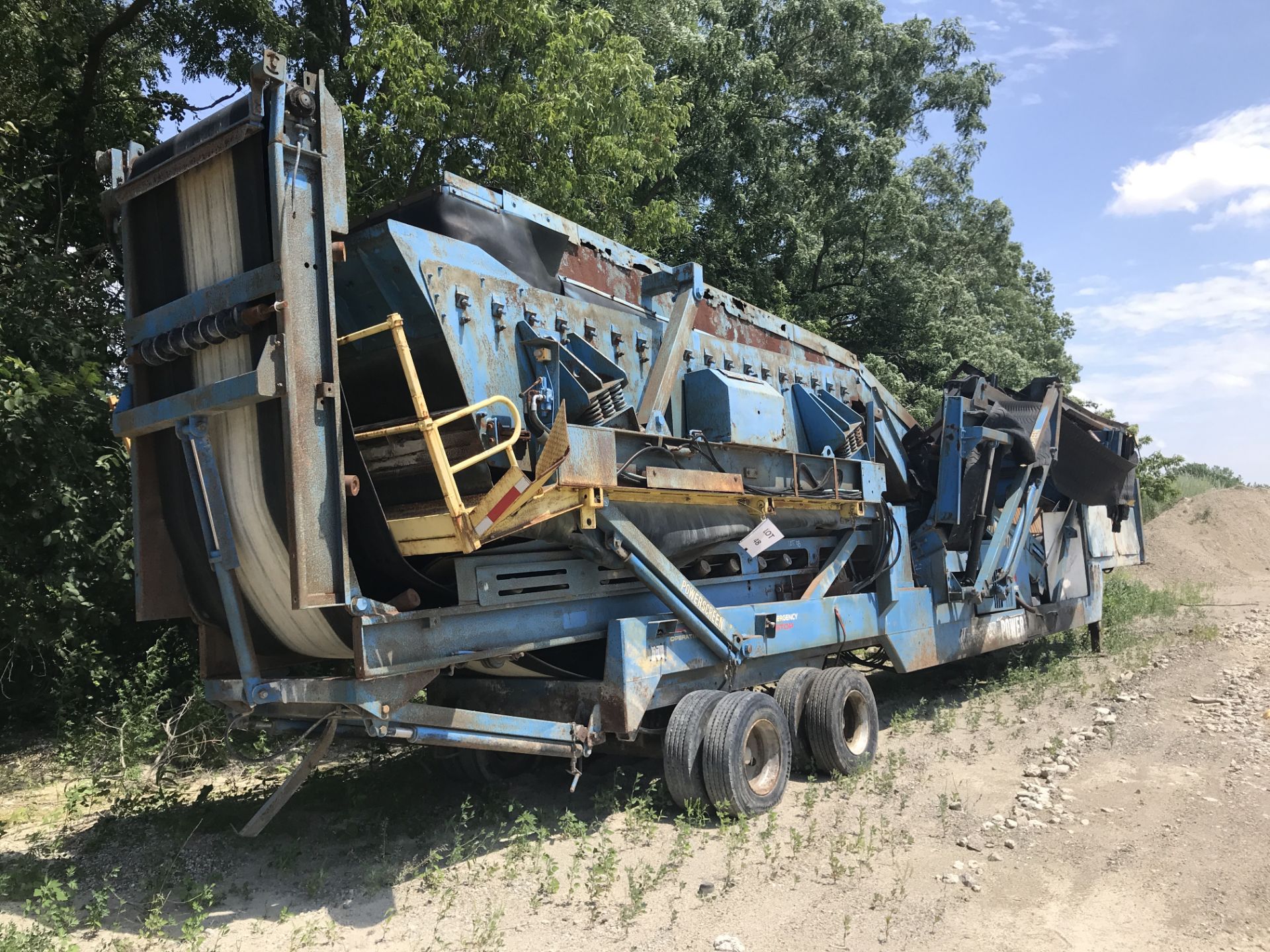 2000 CHIEFTON #1800 POWER SCREEN, TOWABLE, DEUTZ DIESEL