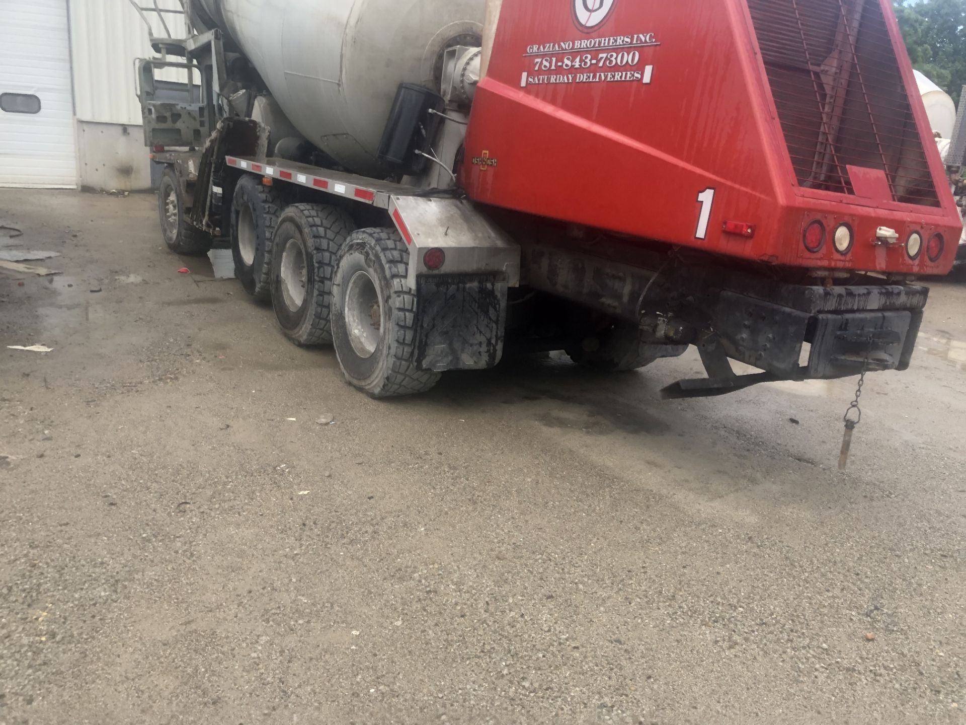 2000 OSHKOSH FRONT DISCHARGE CEMENT MIXER, 4 AXLE, 8 WHEEL, 6X6, CAT C-10, ALLISON 4560P, 11 CY, - Image 8 of 11