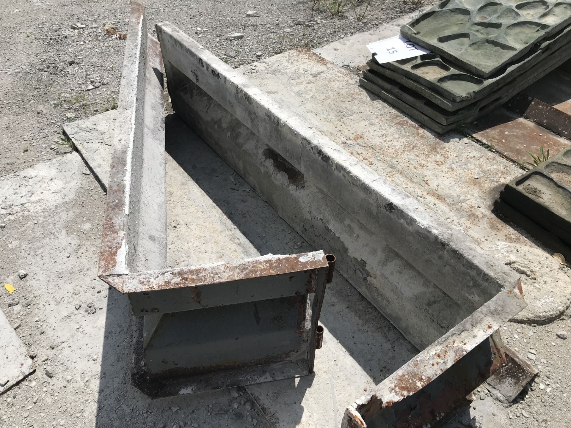 {LOT} (5) 18" X 18" X 6' CONCRETE BLOCK FORMS