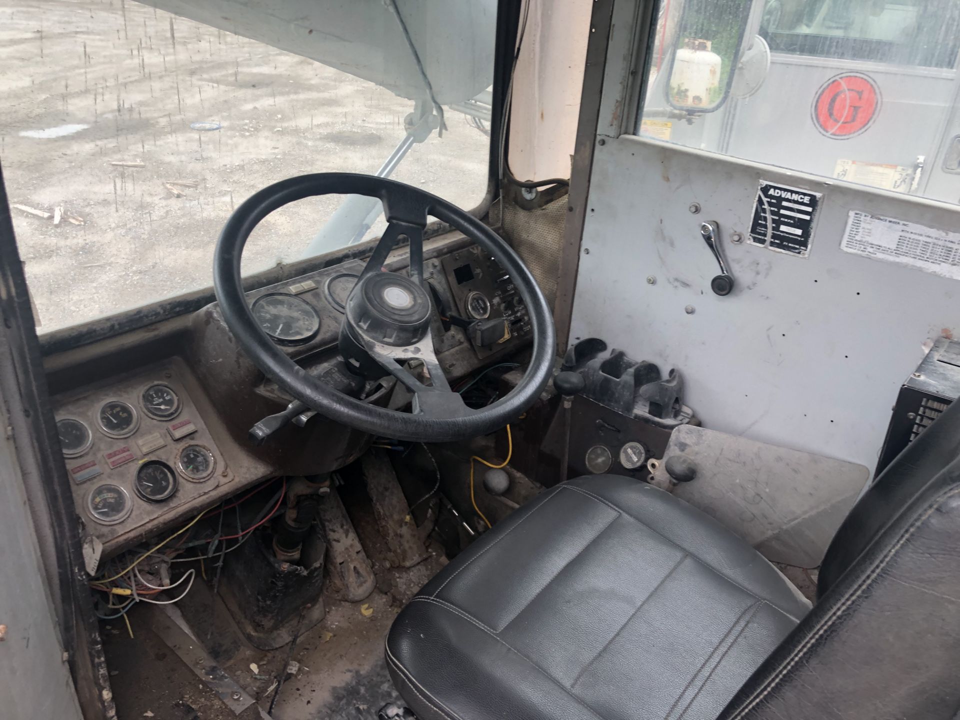 1981 ADVANCE FRONT DISCHARGE CEMENT MIXER, 4 AXLE, 8 WHEEL, 6X6, CUMMINS L-10, ALLISON HT740, - Image 7 of 10