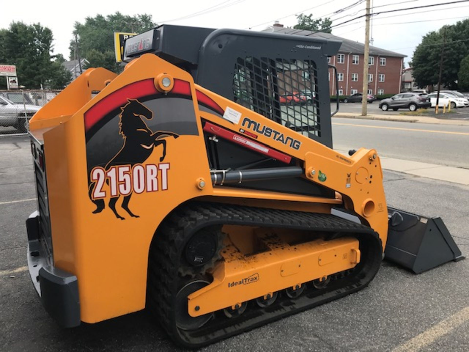 2018 MUSTANG TRACK SKID STEER #2150RT LOADER, HOURS 187, DELUXE AIR RIDE SUSPENSION, HEAT, A/C, SELF - Image 6 of 13