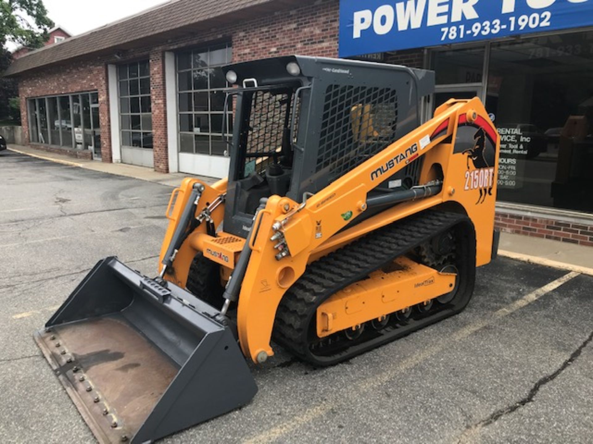 2018 MUSTANG TRACK SKID STEER #2150RT LOADER, HOURS 187, DELUXE AIR RIDE SUSPENSION, HEAT, A/C, SELF - Image 2 of 13