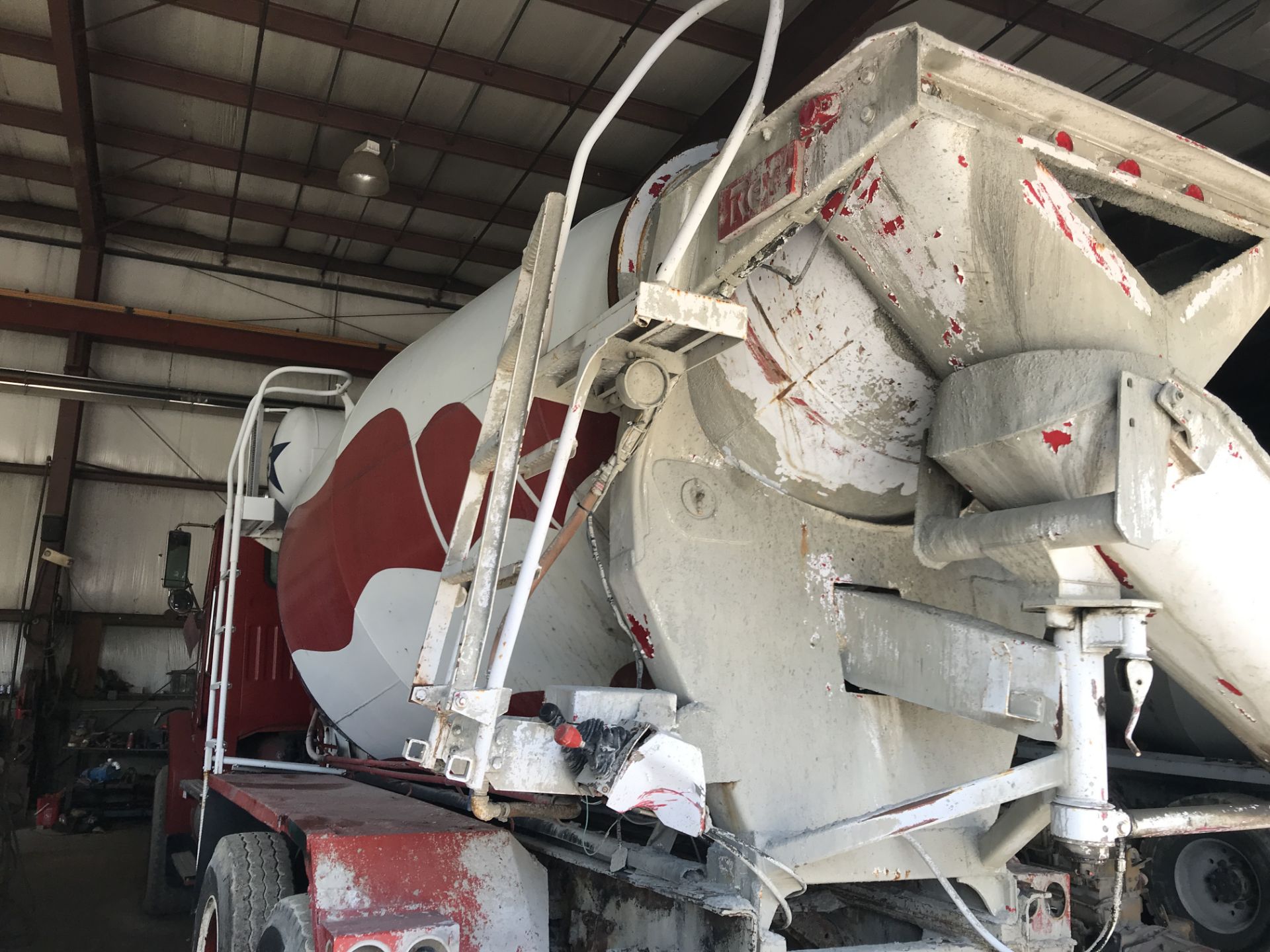 1988 (AS IS) AUTO CAR REAR DISCHARGE CEMENT MIXER, 10 WHEEL, CUMMINS, ALLISON 8 SPEED, 10 CY REX, - Image 3 of 6