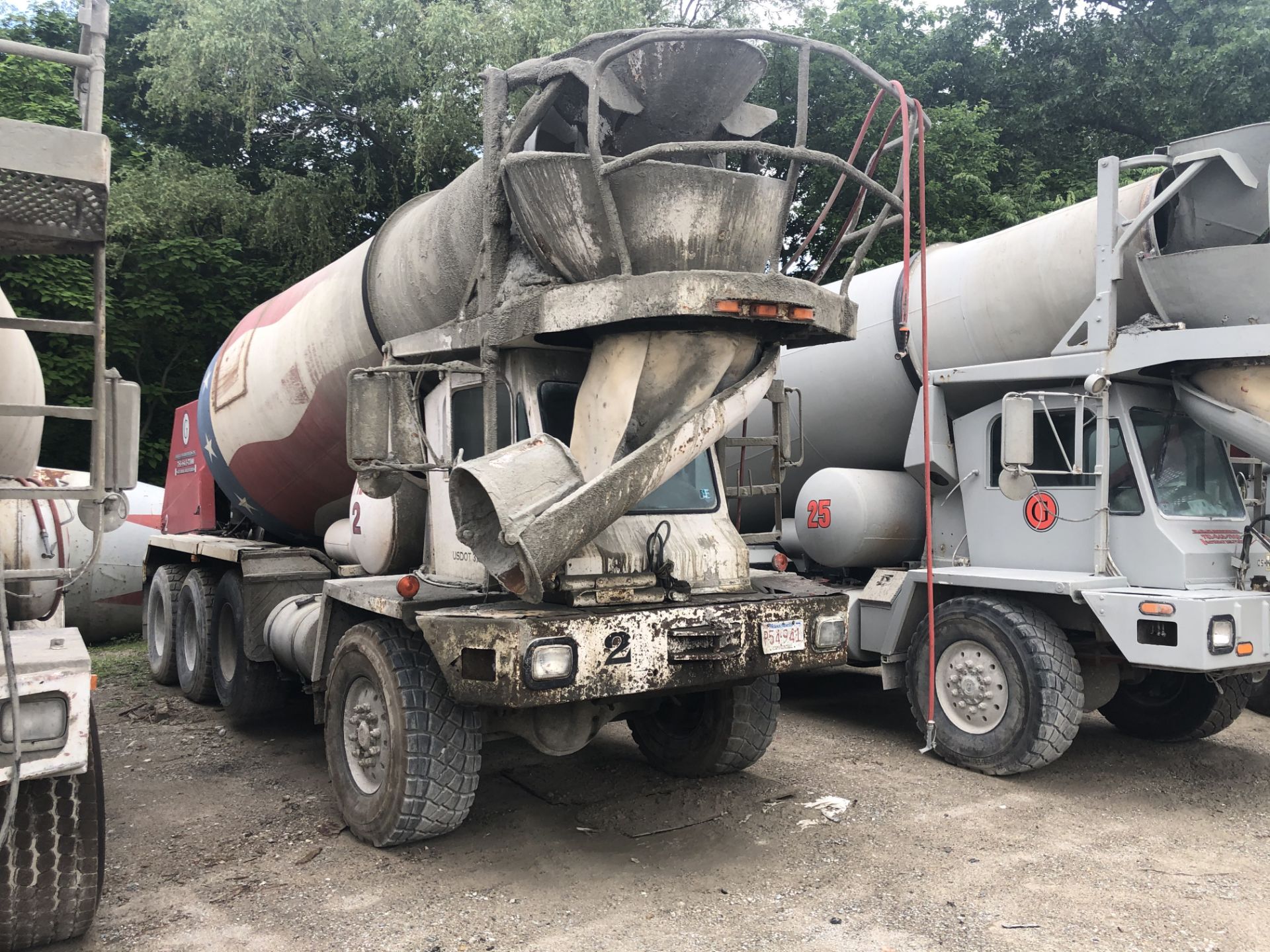 1999 OSHKOSH FRONT DISCHARGE CEMENT MIXER, 4 AXLE, 8 WHEEL, 6X6, CAT C-10, ALLISON HT740, 11 CY, - Image 3 of 11