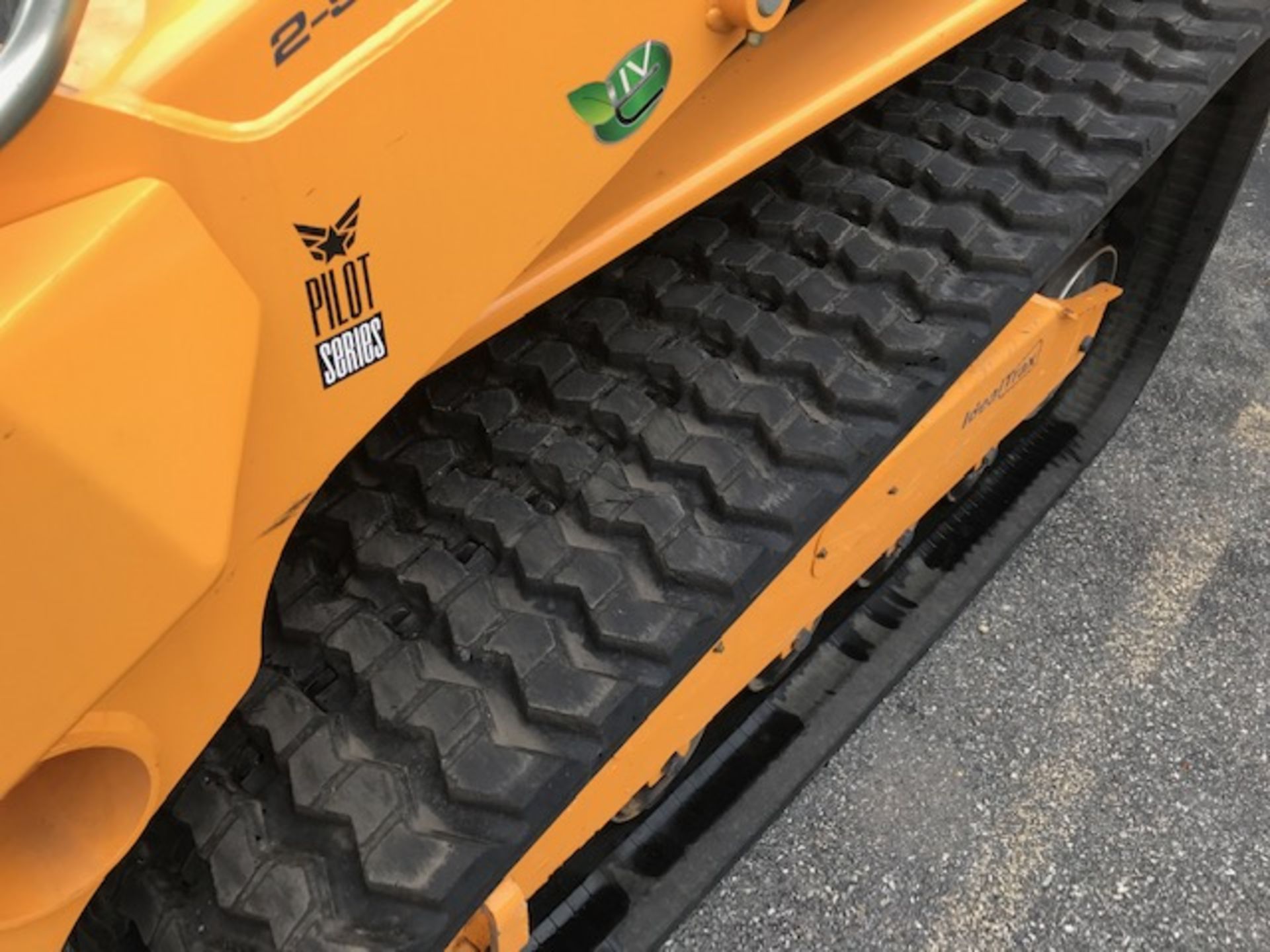 2018 MUSTANG TRACK SKID STEER #2150RT LOADER, HOURS 187, DELUXE AIR RIDE SUSPENSION, HEAT, A/C, SELF - Image 12 of 13