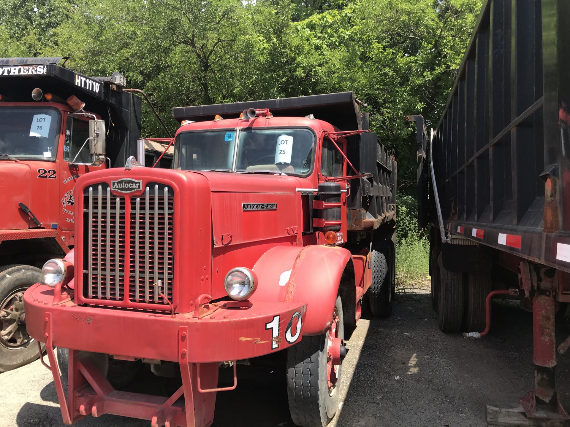 1957 AUTO CAR 10 WHEEL DUMP TRUCK, QUAD BOX, ODOM. 85,000, VIN 021265454, TITLE