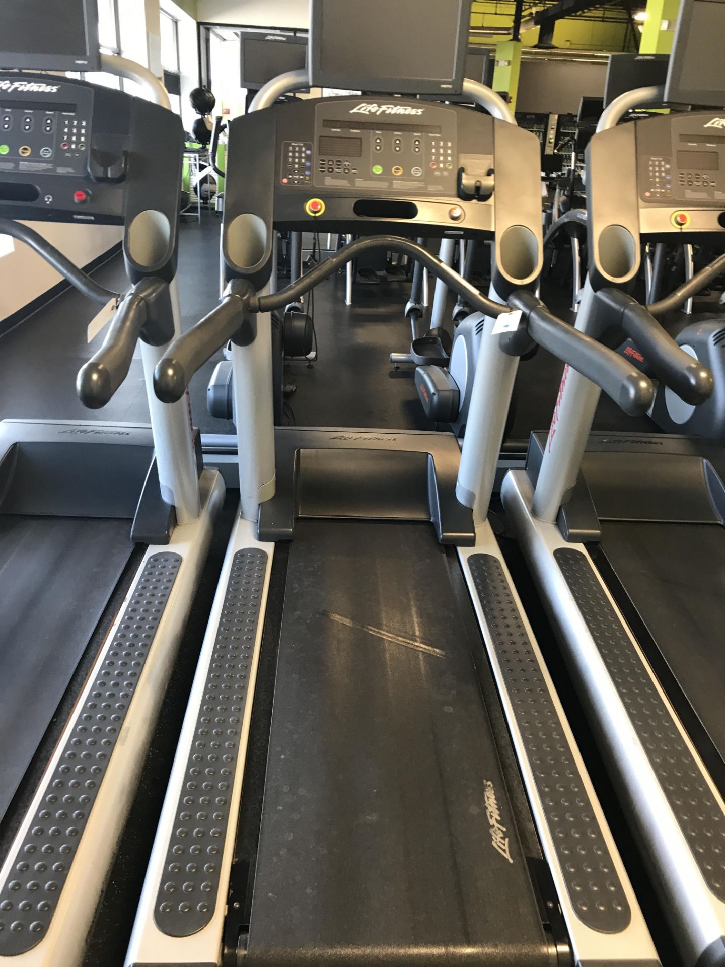 Life Fitness Flex Deck Treadmill #CLSTDMLXX (See Pic for Info Plate) w/Programmable Controls,