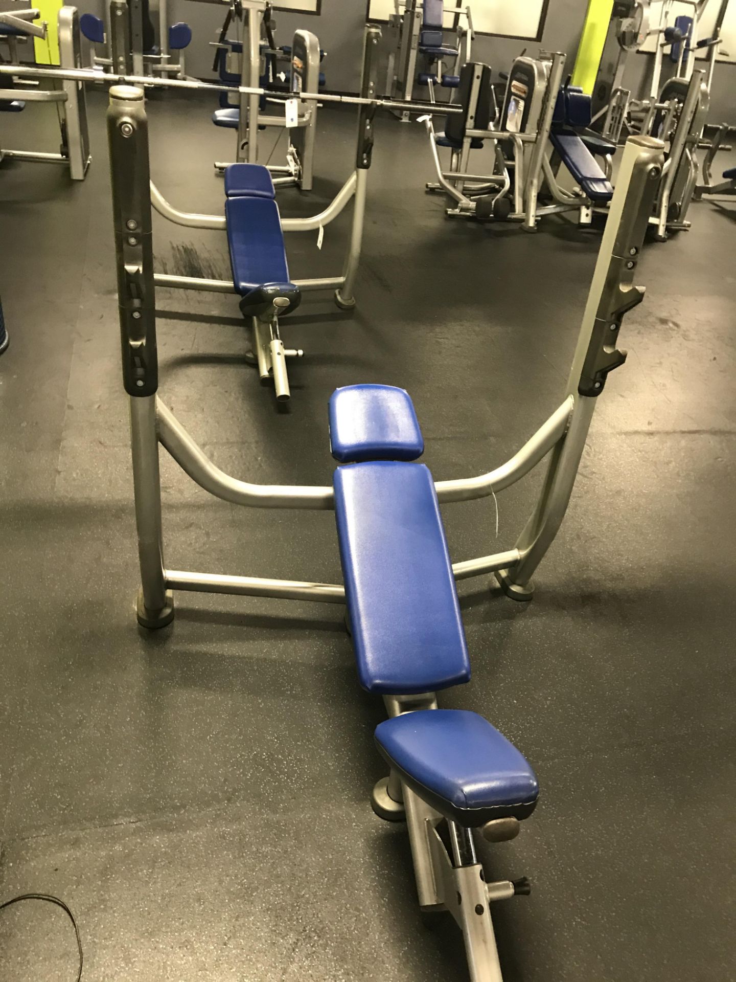 Life Fitness Adjustable Bench (NO WEIGHT BAR)
