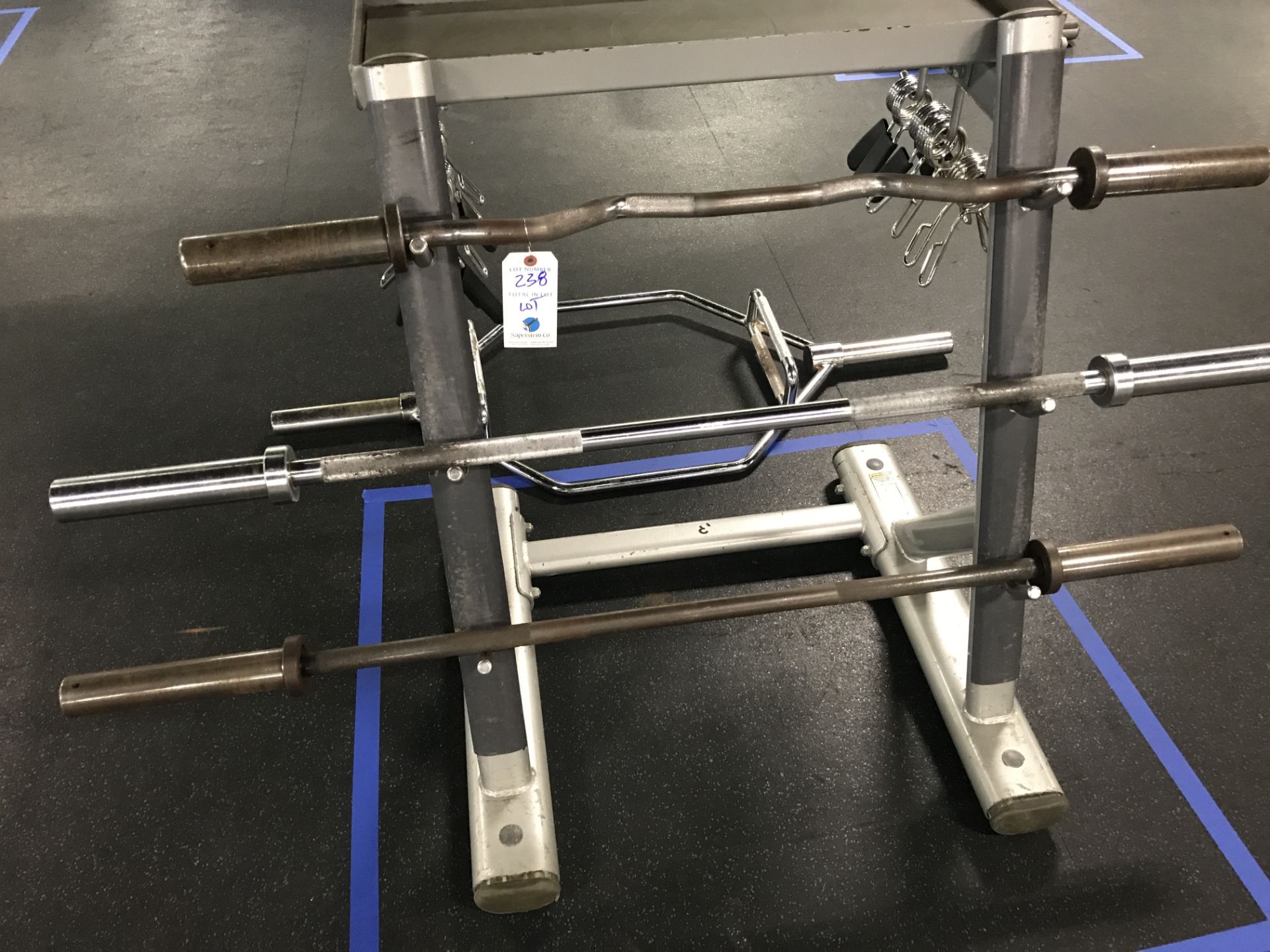 Life Fitness Rack w/Bars & Handles