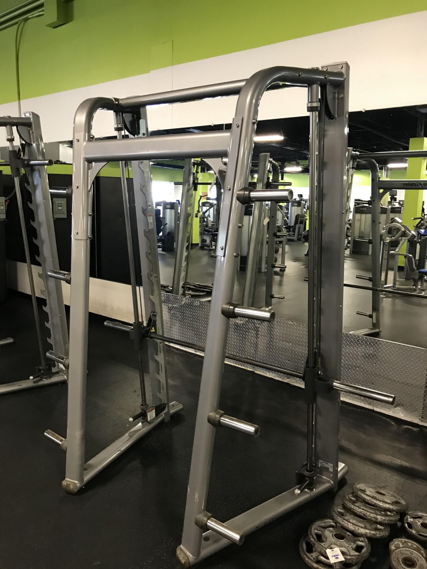 Life Fitness Smith Press #SSM S/N: SSM1210061 w/Adjustable Bar