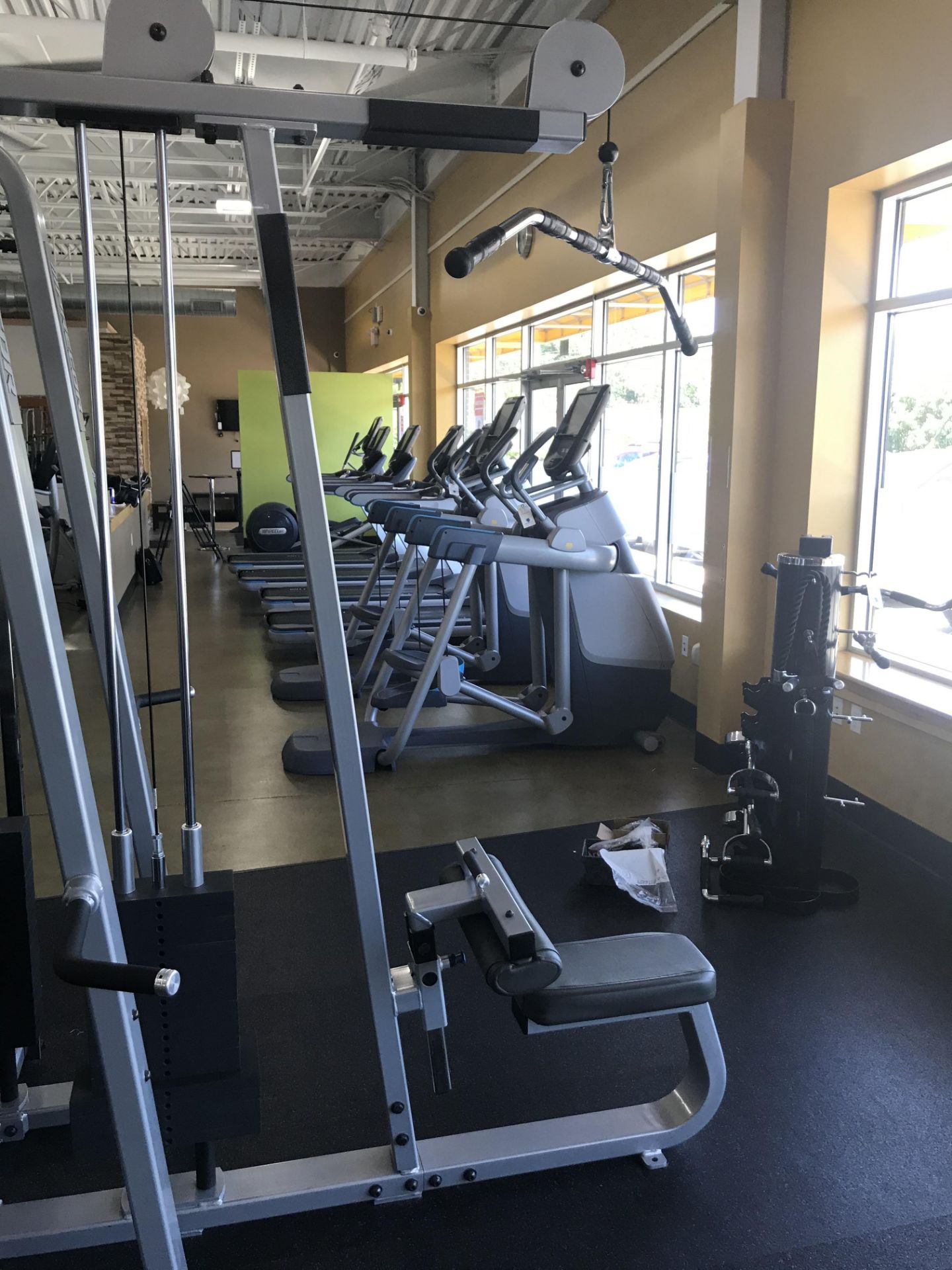 Precor MultiFunction Gym Including: Pulldown 304 (250lbs max), Longpull 302 (250lbs Max), 2 - Image 6 of 8