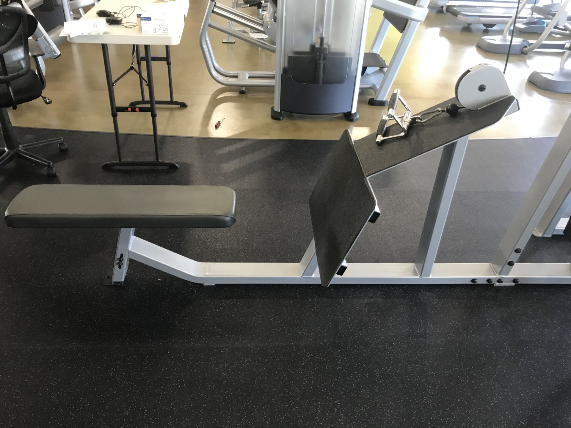 Precor MultiFunction Gym Including: Pulldown 304 (250lbs max), Longpull 302 (250lbs Max), 2 - Image 4 of 8