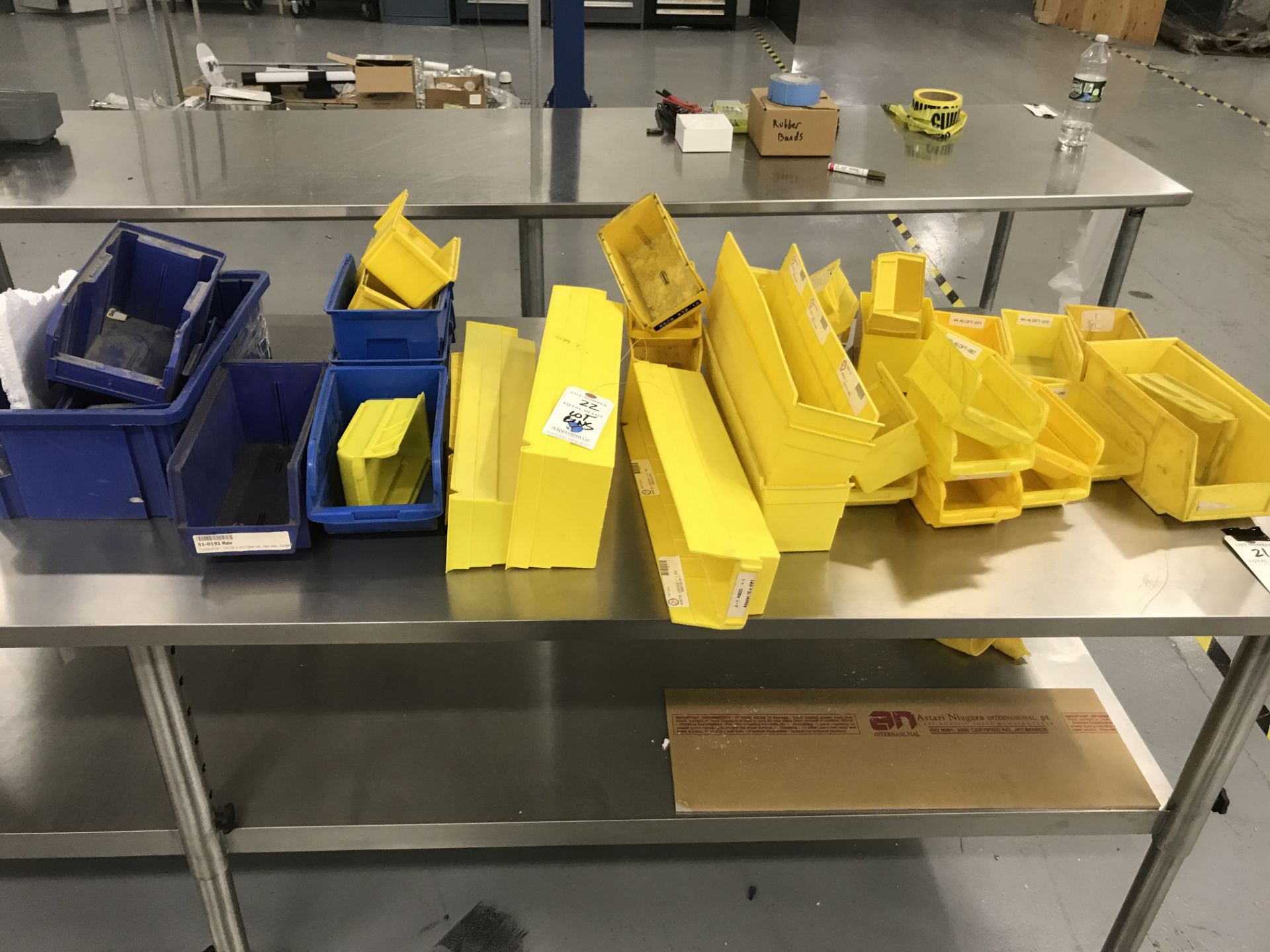 (Lot) Plastic Bins