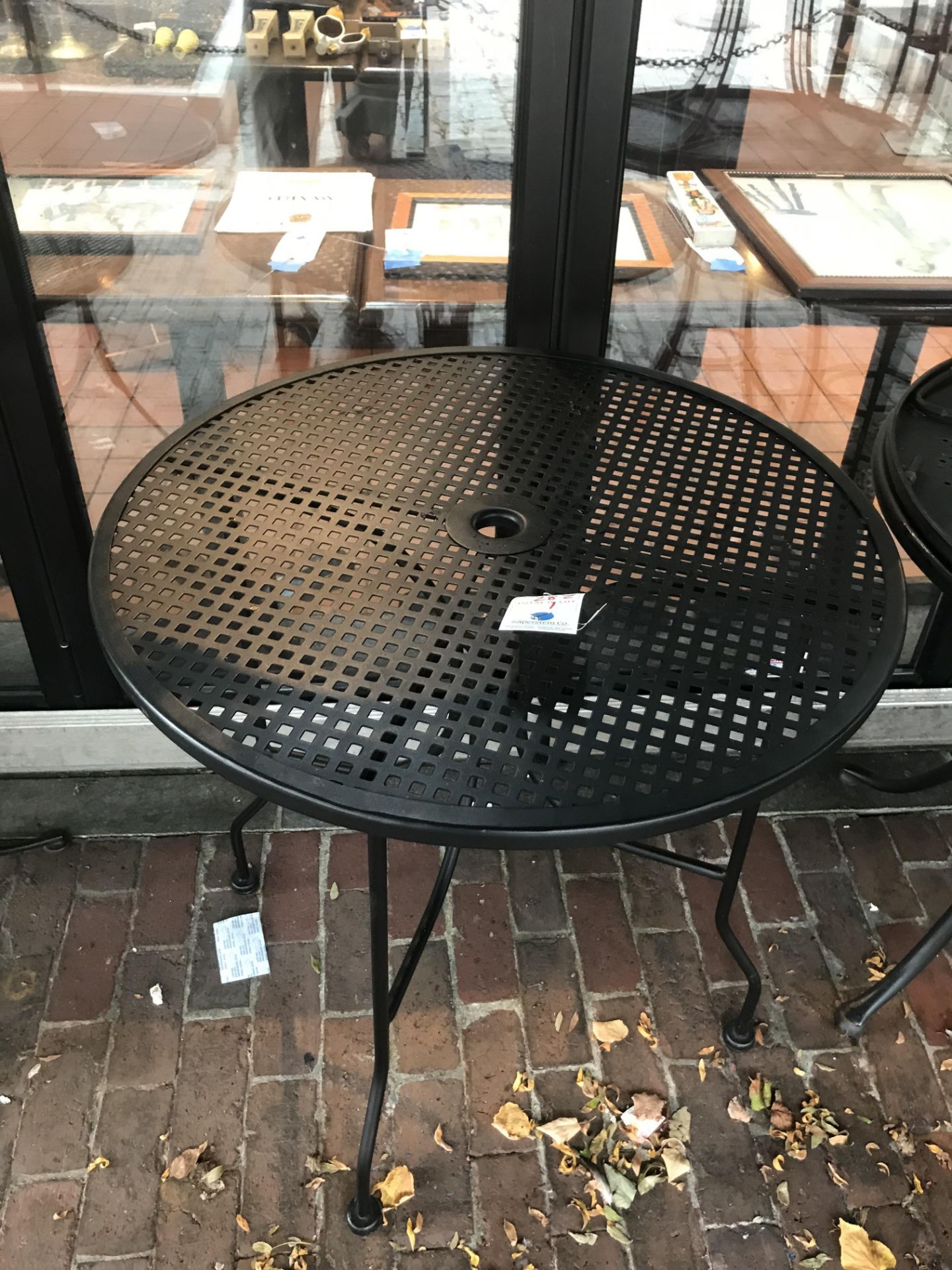 30" Round Grid Top Metal Patio Table