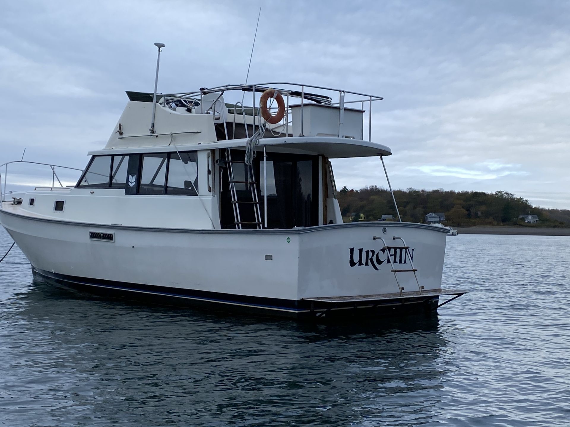 34' Mainship Cabin Motorboat "Sea Urchin" Fiberglass Hull, Diesel Generator, RUNS! - Image 3 of 5